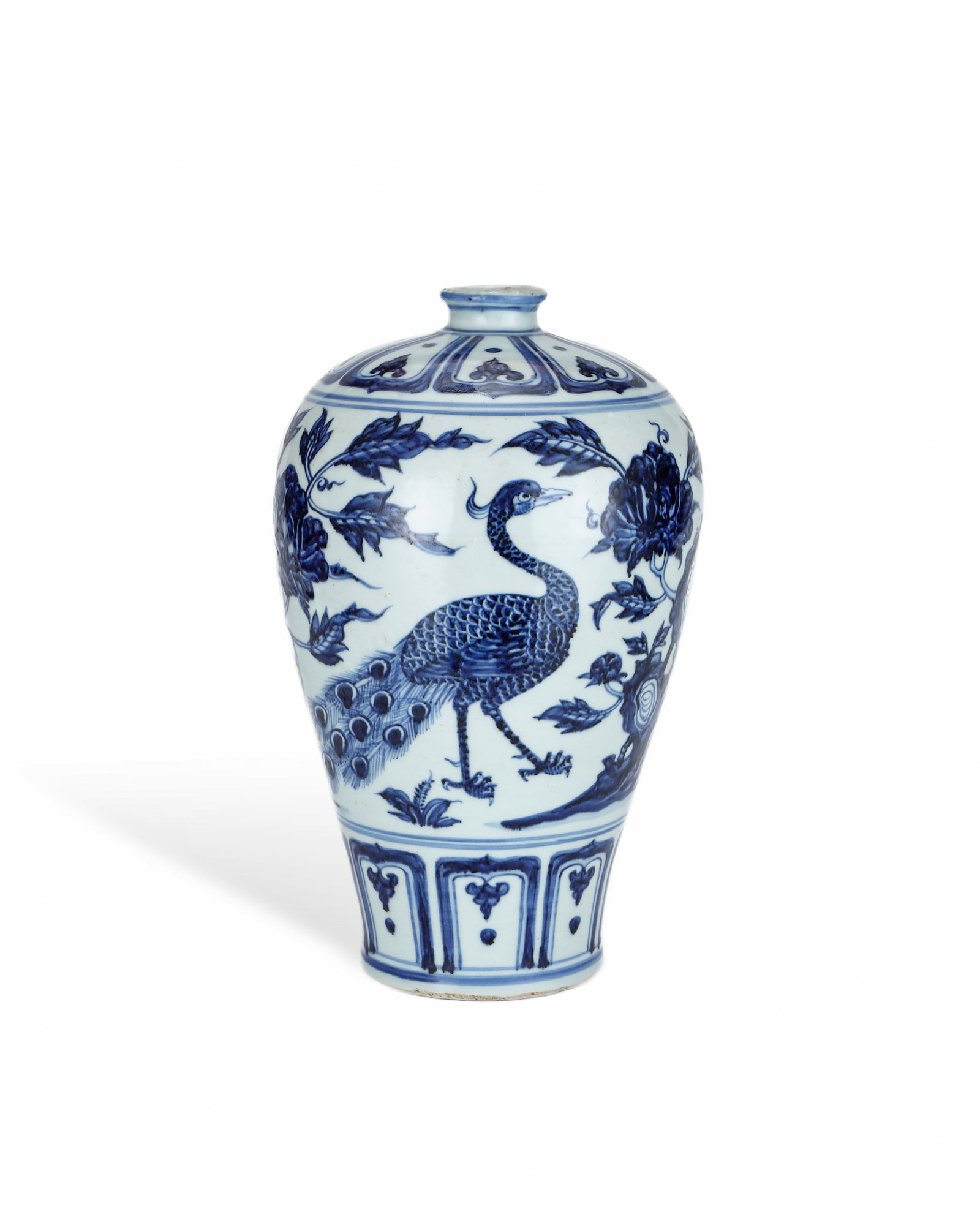 YUAN DYNASTY BLUE AND WHITE PORCELAIN VASE WITH PHOENIX-PIERCED PEONIES: L: 21.5CM H: 33.5CM