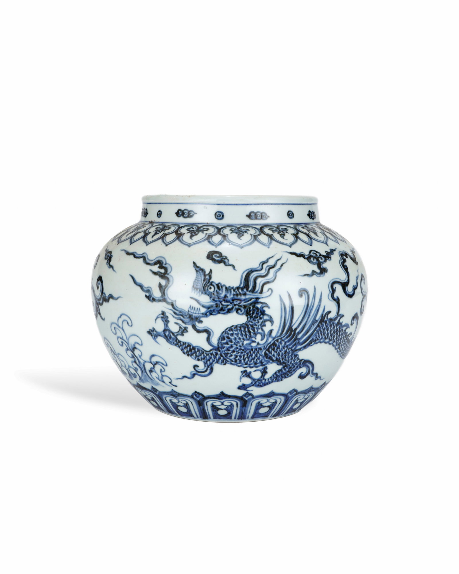 MING XUANDE BLUE AND WHITE DRAGON PATTERN JAR: L: 26CM H: 19.3CM