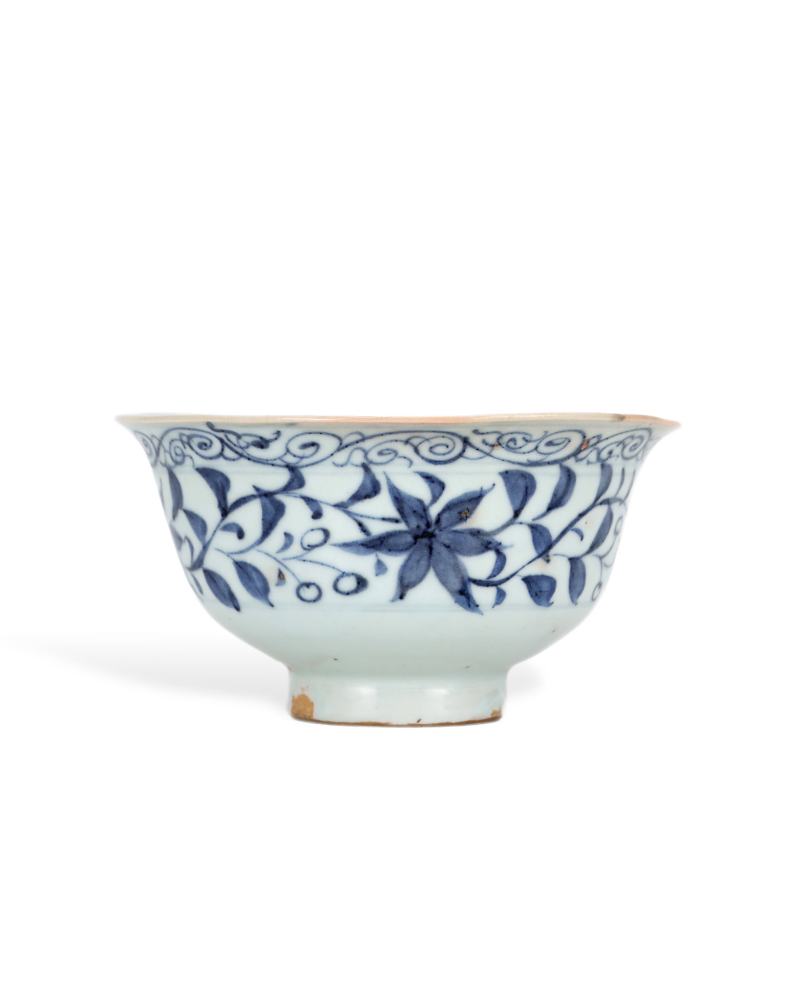 MING HONGWU BLUE AND WHITE ENTWINED FLOWER PATTERN BOWL: H: 6.2CM W: 11.2CM
