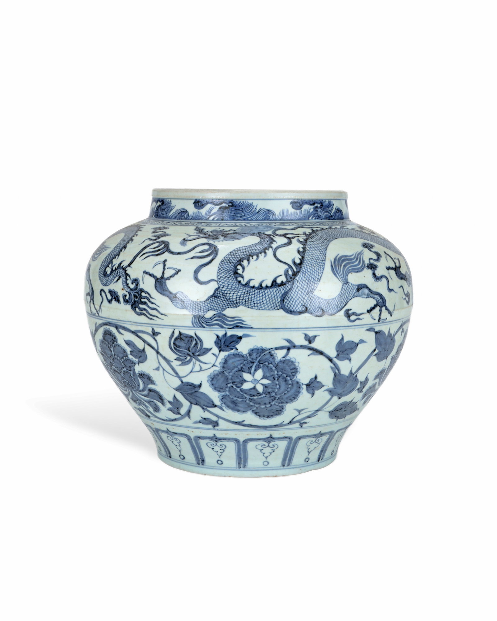 YUAN BLUE AND WHITE PORCELAIN JAR WITH PEONY PATTERN: H: 26.8CM W: 31.5CM