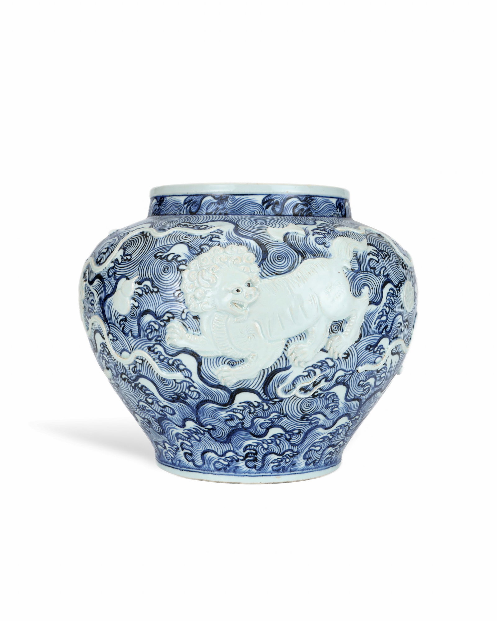 MING XUANDE BLUE AND WHITE SEA BEAST PATTERN JAR: H: 26.5CM W: 32.5CM