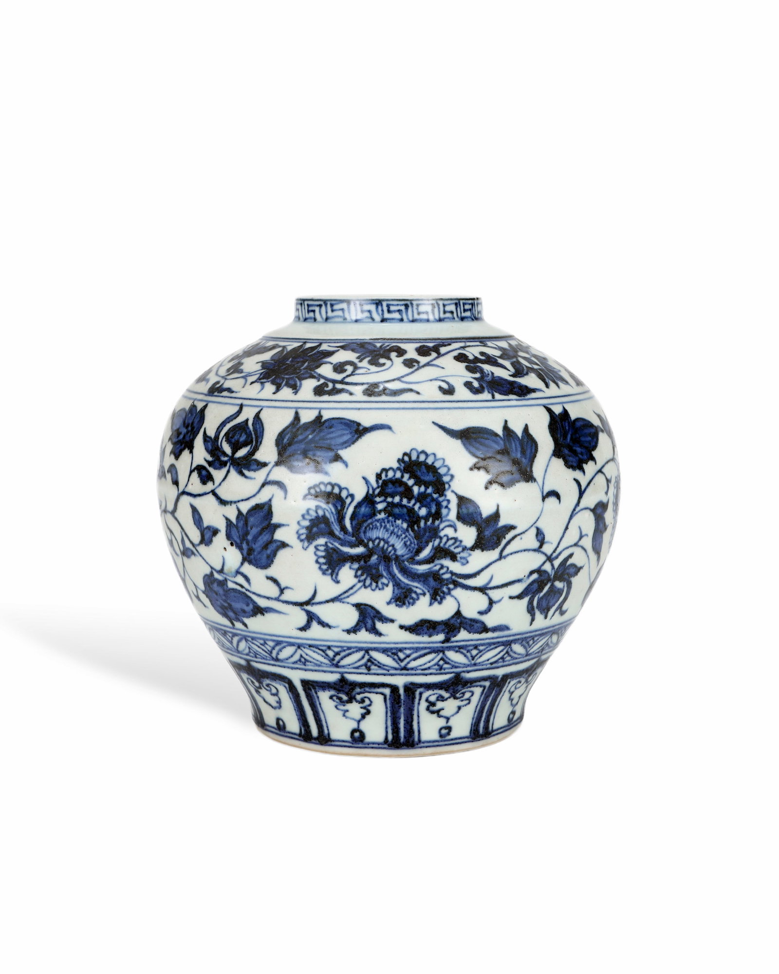 YUAN BLUE AND WHITE PORCELAIN JAR WITH PEONY PATTERN: H: 15.7CM W: 16.8CM
