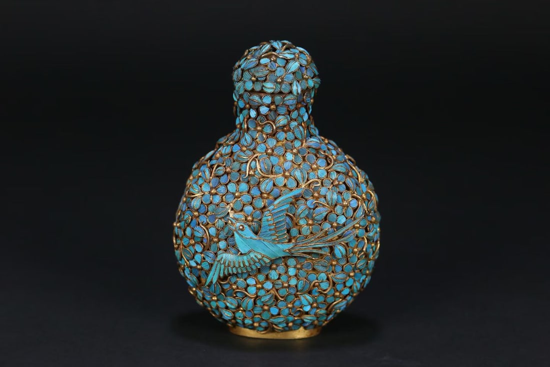 Qing Dynasty Gilded Silver Snuff Bottle with Kingfisher Feather Inlay and Flower and Bird Designs: H:9.2cm W:6.4cm