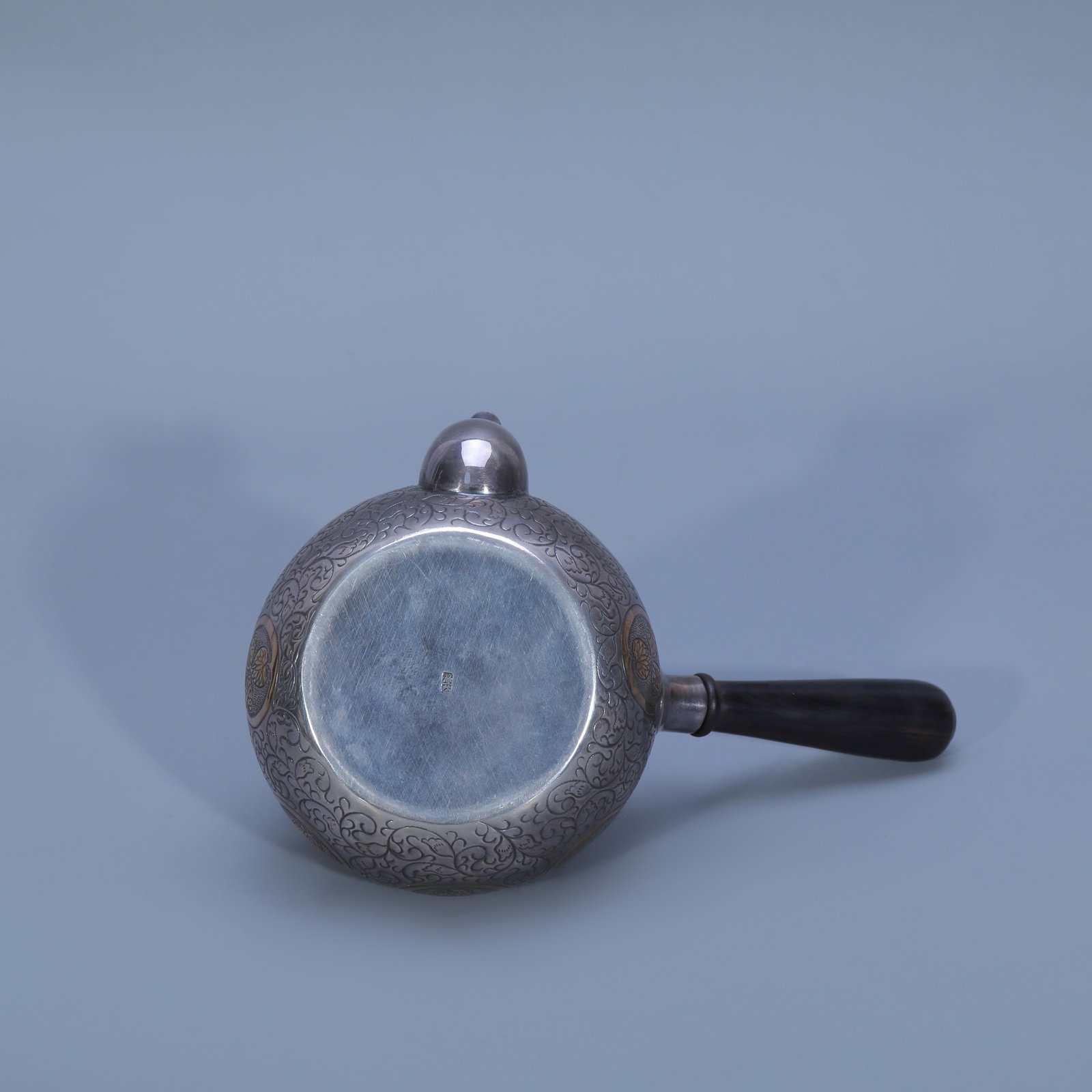 Side-handled silver teapot with gilded leaf patterns - 7
