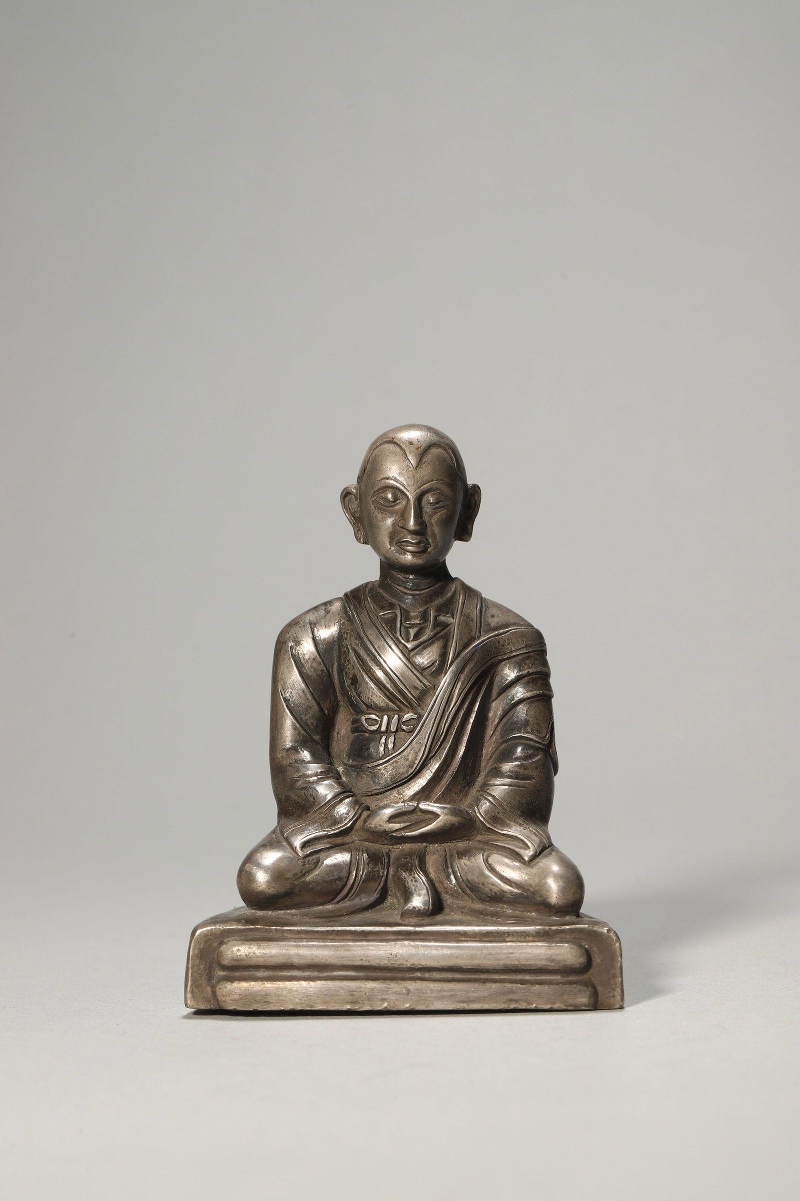 Early Qing Dynasty Silver Lama Statue: H:9.5cm W:7cm