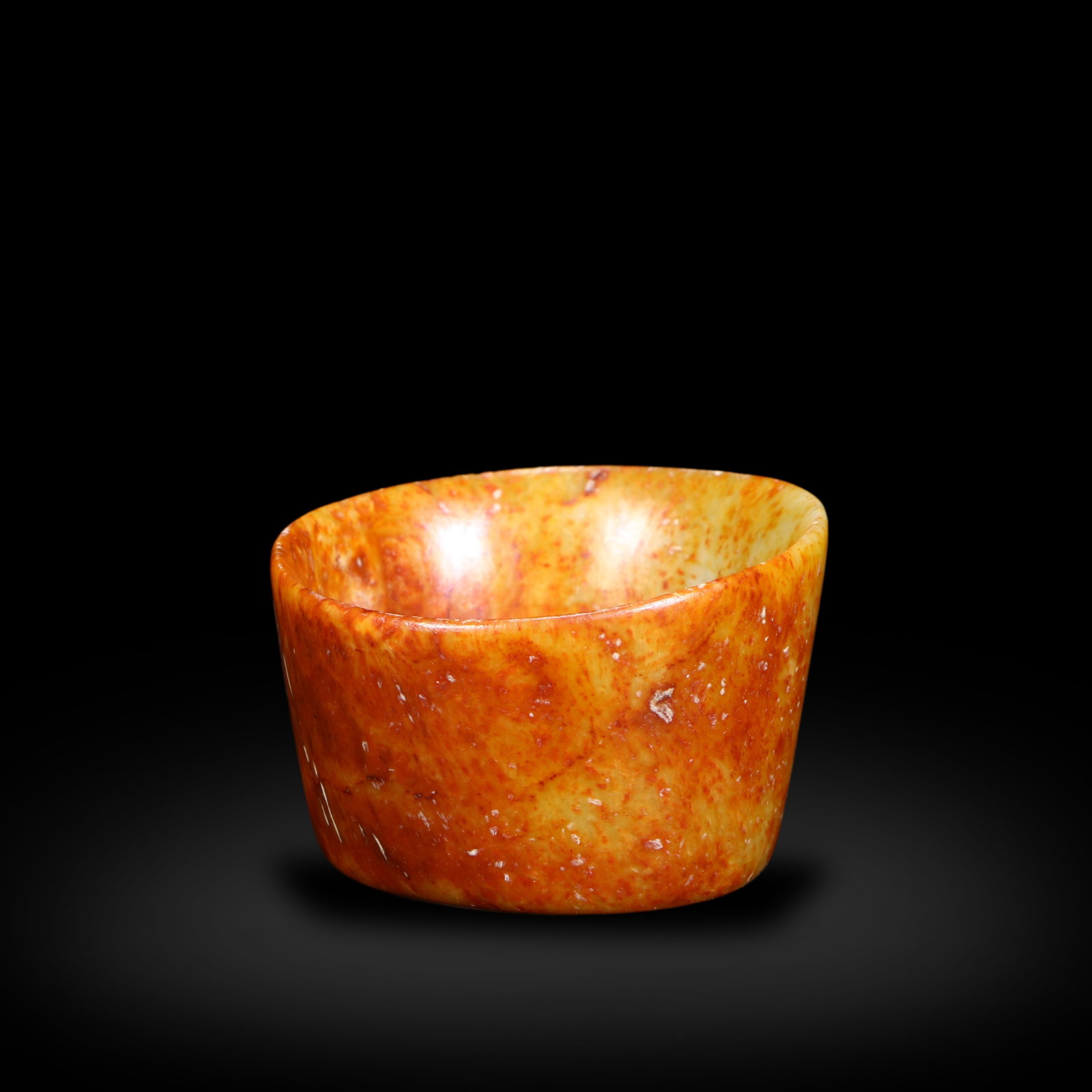 Archaic Jade Horseshoe-Shaped Object: H:5cm W:7.4cm