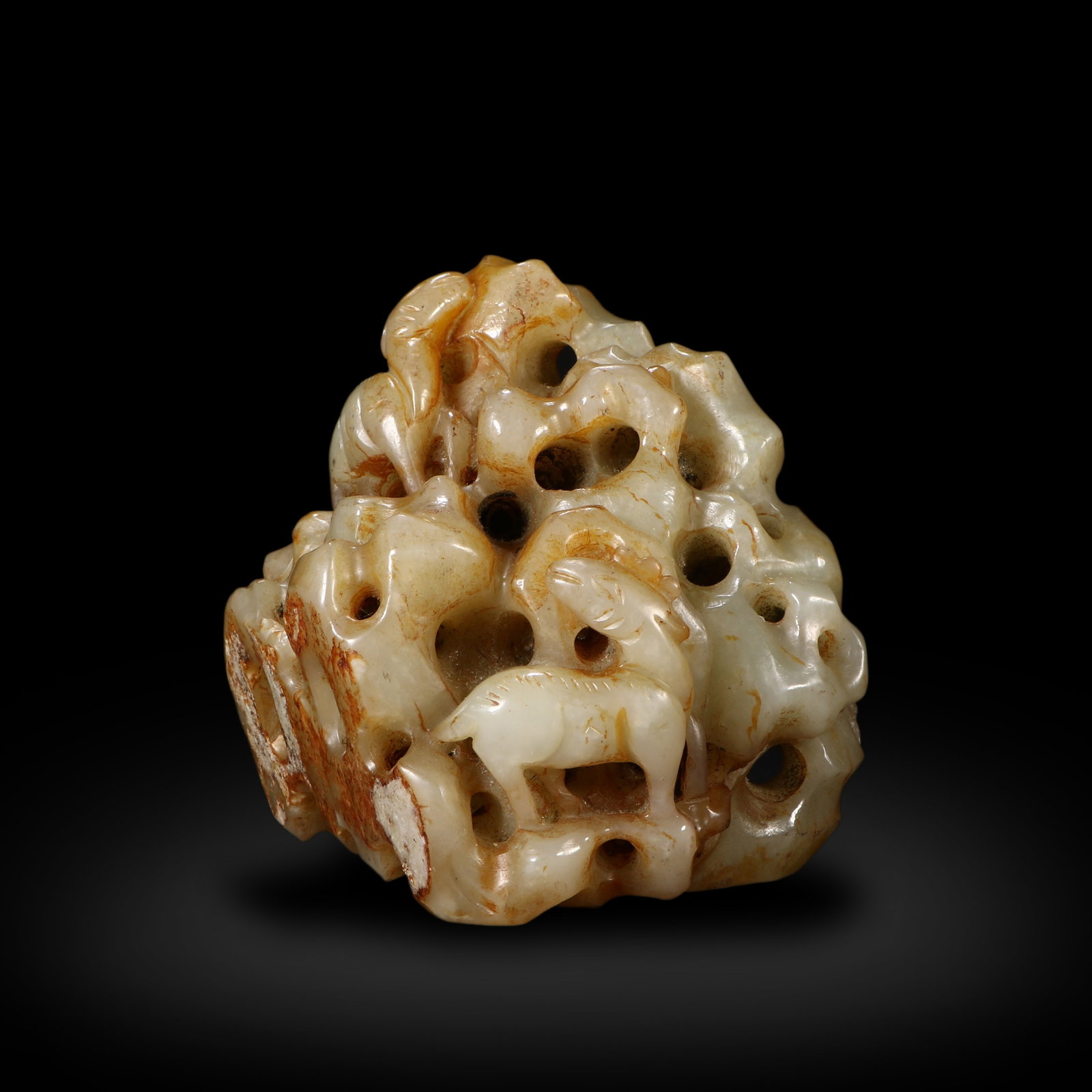 Liao Dynast, Openwork Jade Mountain Ornament with Autumn Hunting Scene: H:8.3cm W:9.2cm