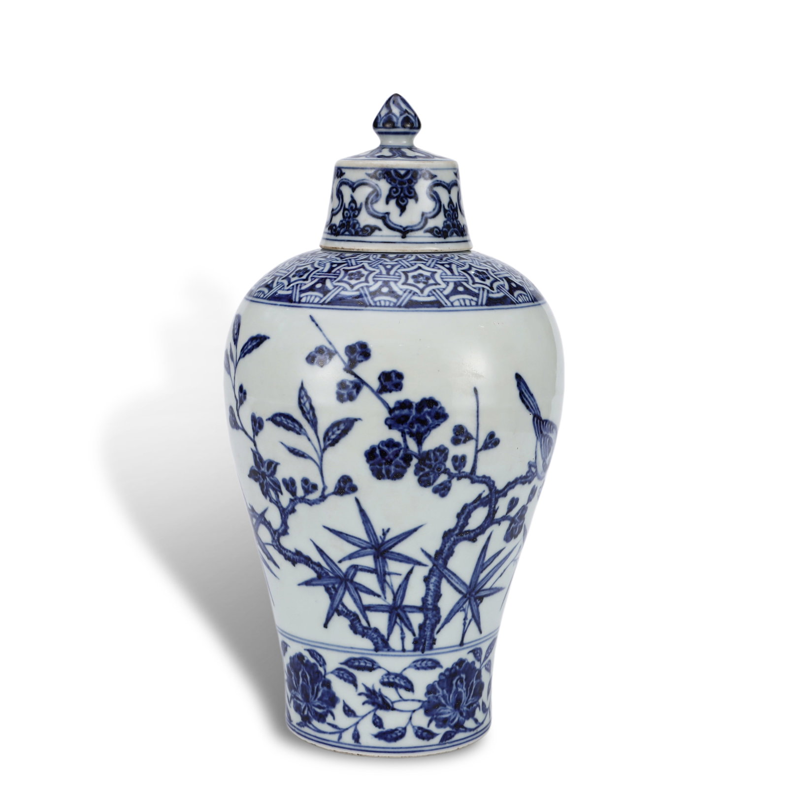 Ming Dynasty Yongle period, Blue-and-white covered prunus vase with flower and bird patterns (1 of 6)