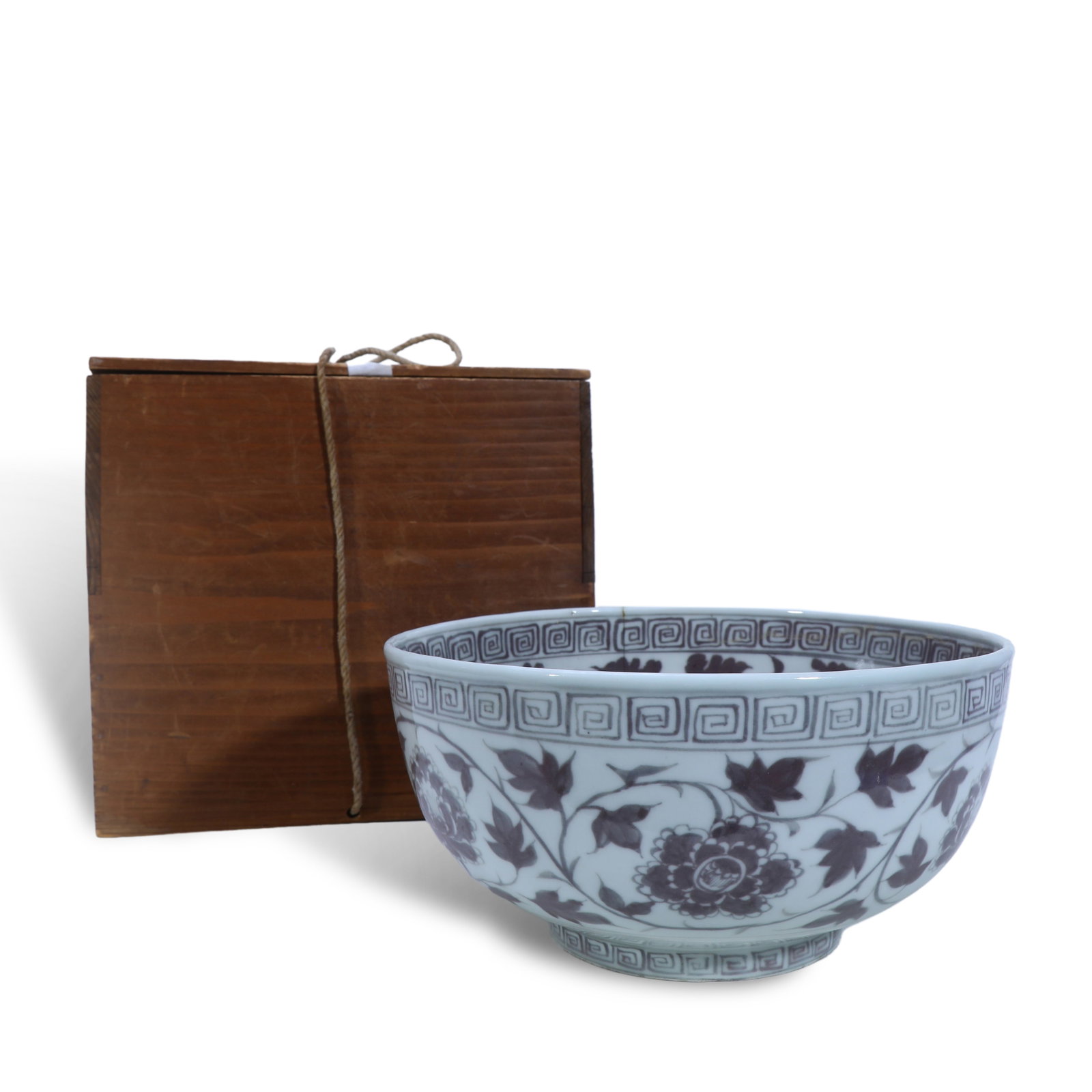 Ming Dynasty Hongwu Period, Large Bowl with Underglaze Red Interlocking Floral Scrolls: H:10.8cm D:22.2cm