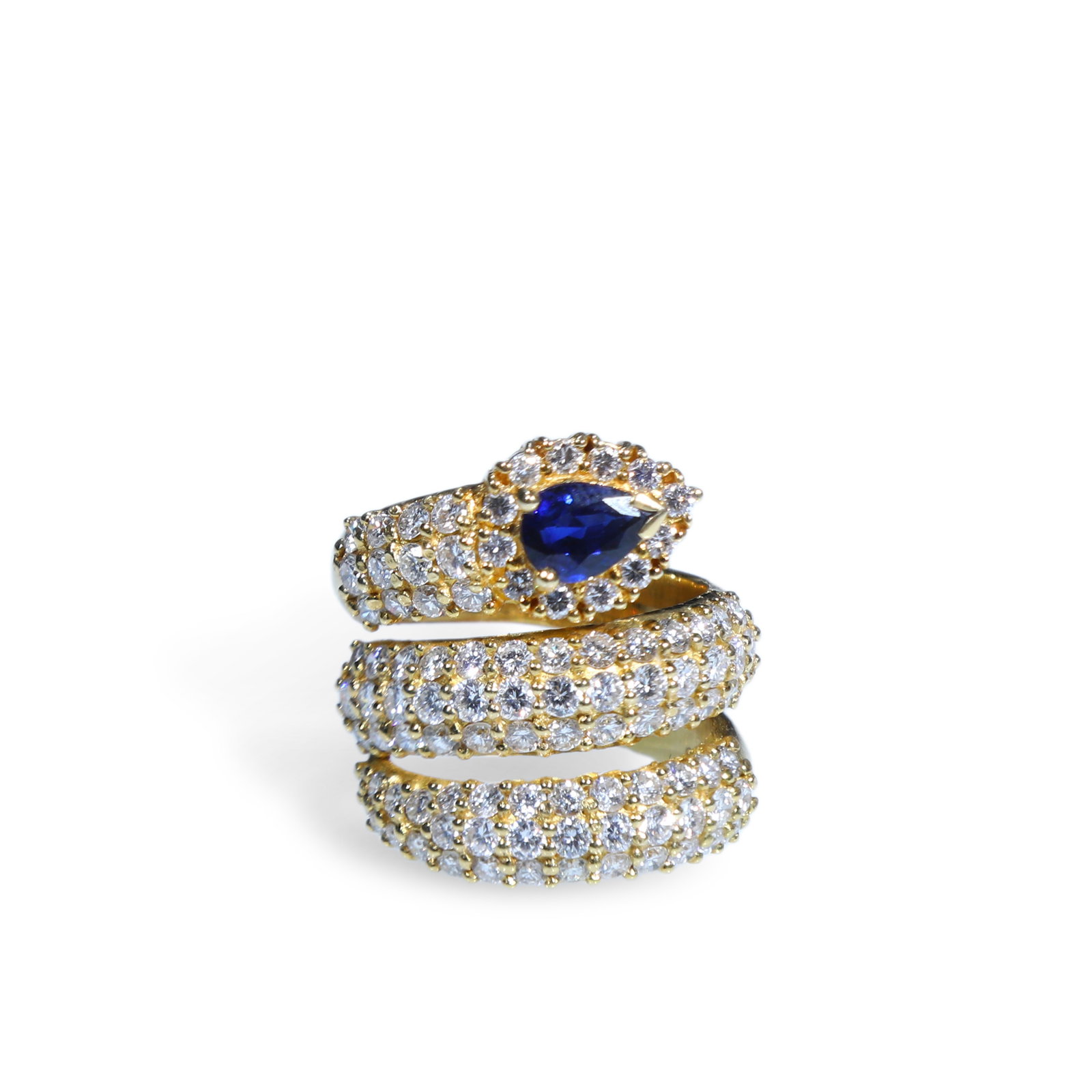 18K GOLD SAPPHIRE AND DIAMOND RING (1 of 4)