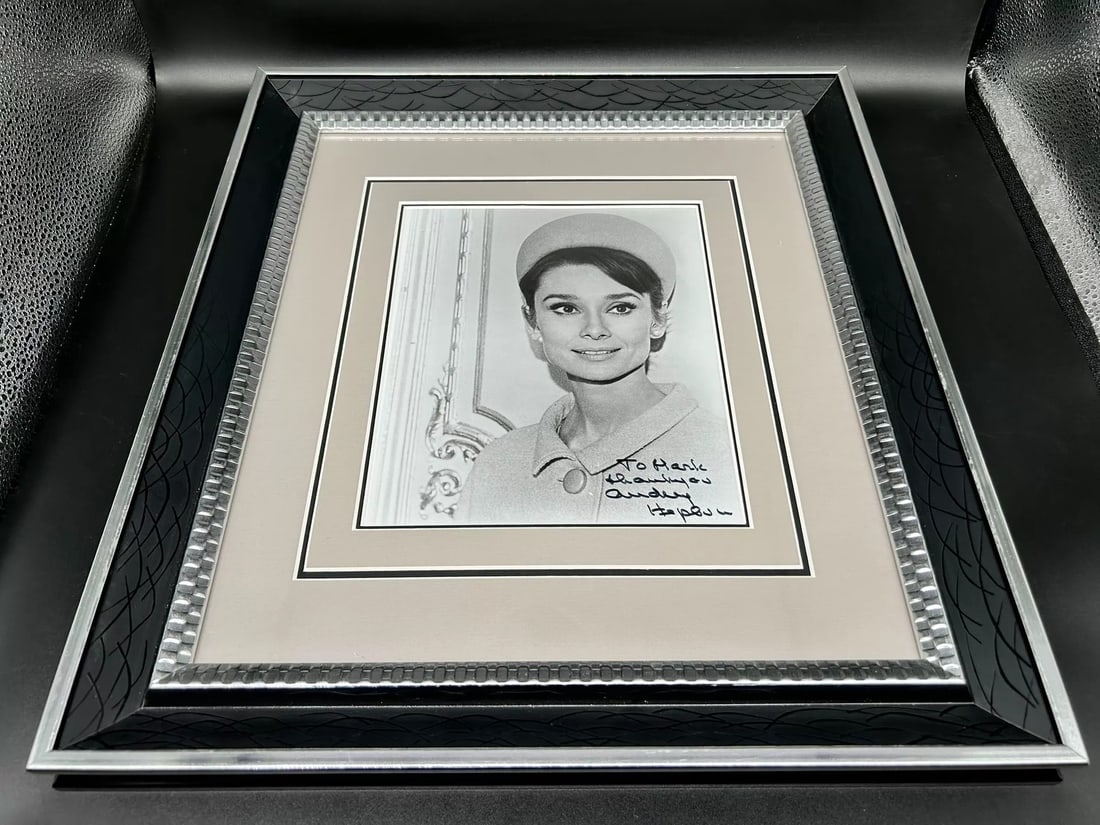 AUDREY HEPBURN, SIGNED PHOTO, BECKETT AUTHENTICATED (1 of 3)