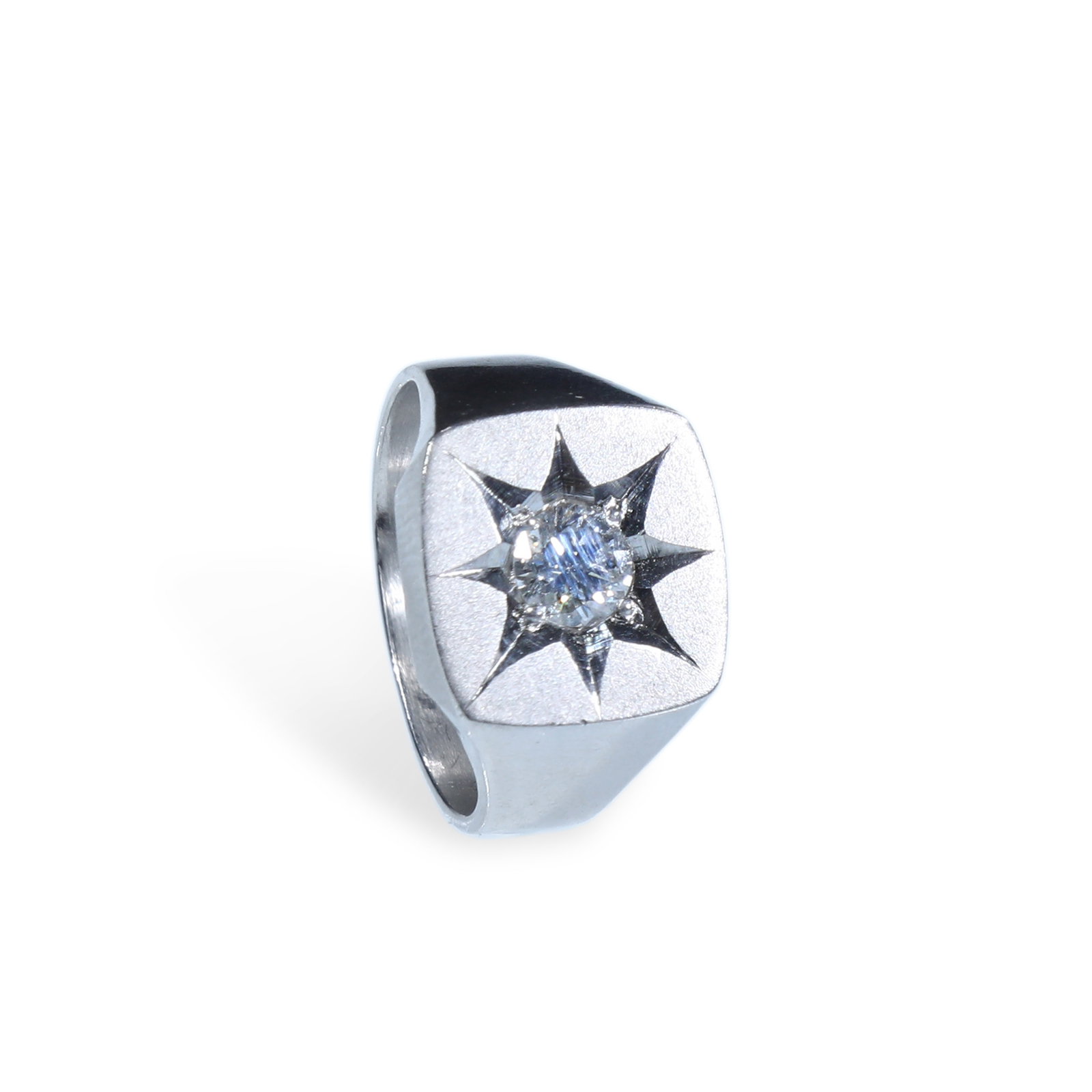 18K GOLD DIAMOND RING: Name 18K Gold Diamond Ring Dimensions
