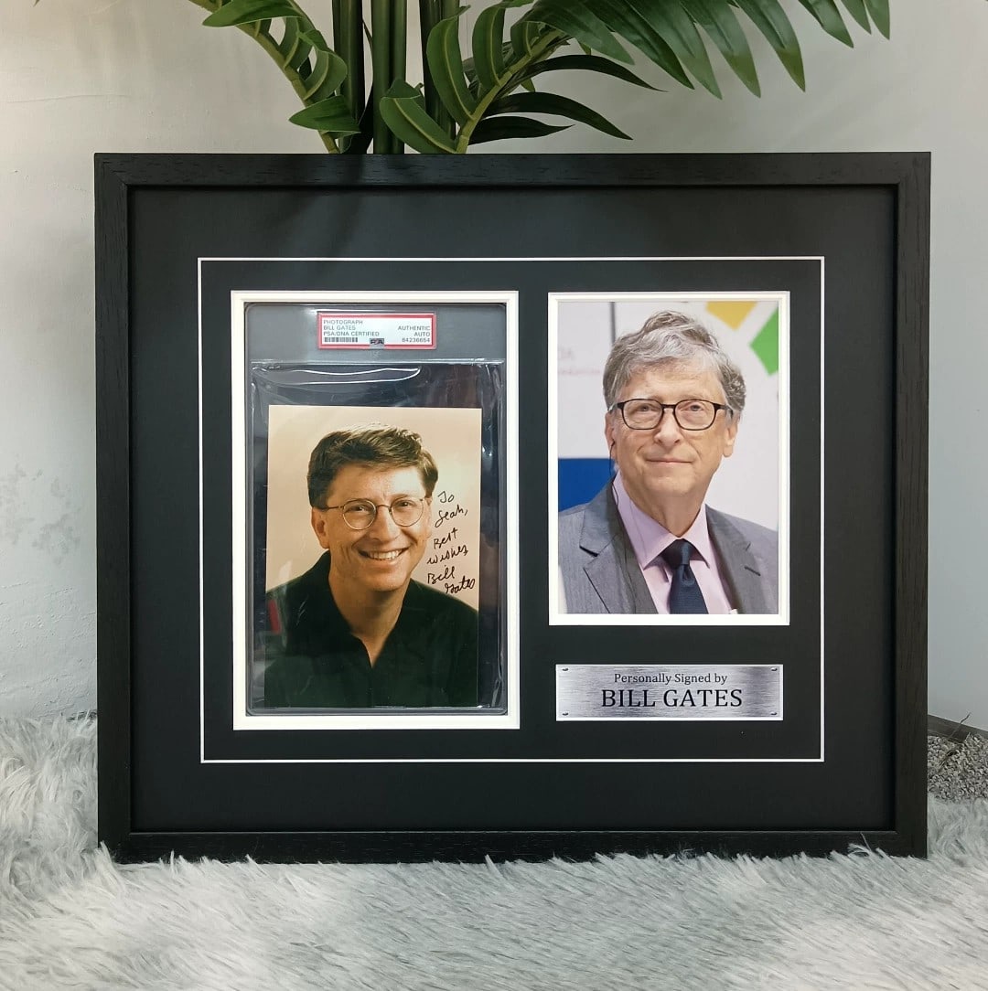 BILL GATES AUTOGRAPHED PHOTOGRAPH, PSA AUTHENTICATED (1 of 1)