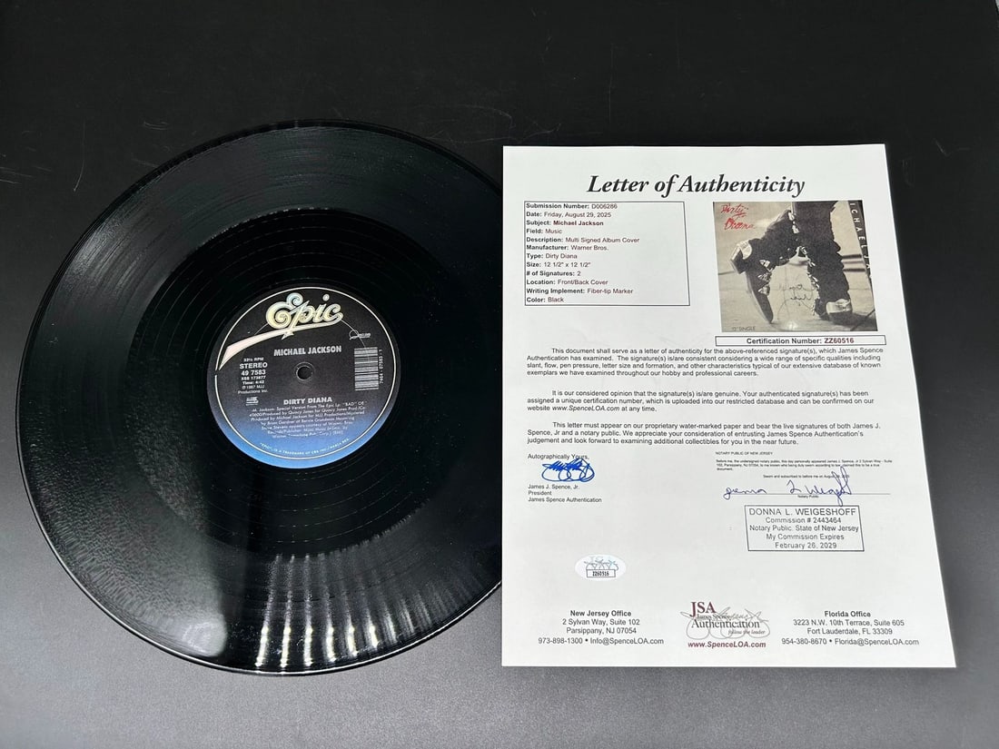 MICHAEL JACKSON, SIGNED VINYL RECORD, JSA AUTHENTICATED - 2