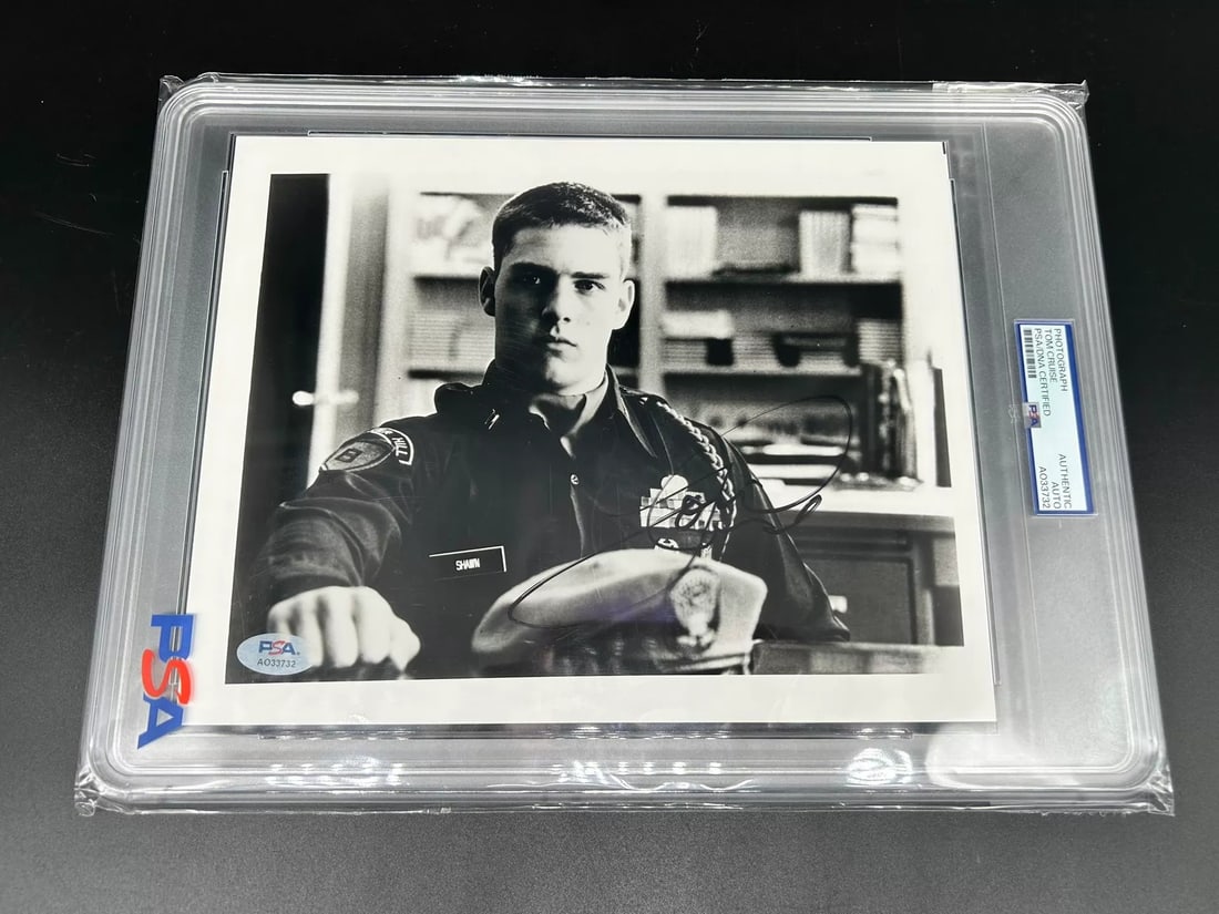 TOM CRUISE AUTOGRAPHED PHOTOGRAPH, PSA AUTHENTICATED (1 of 2)