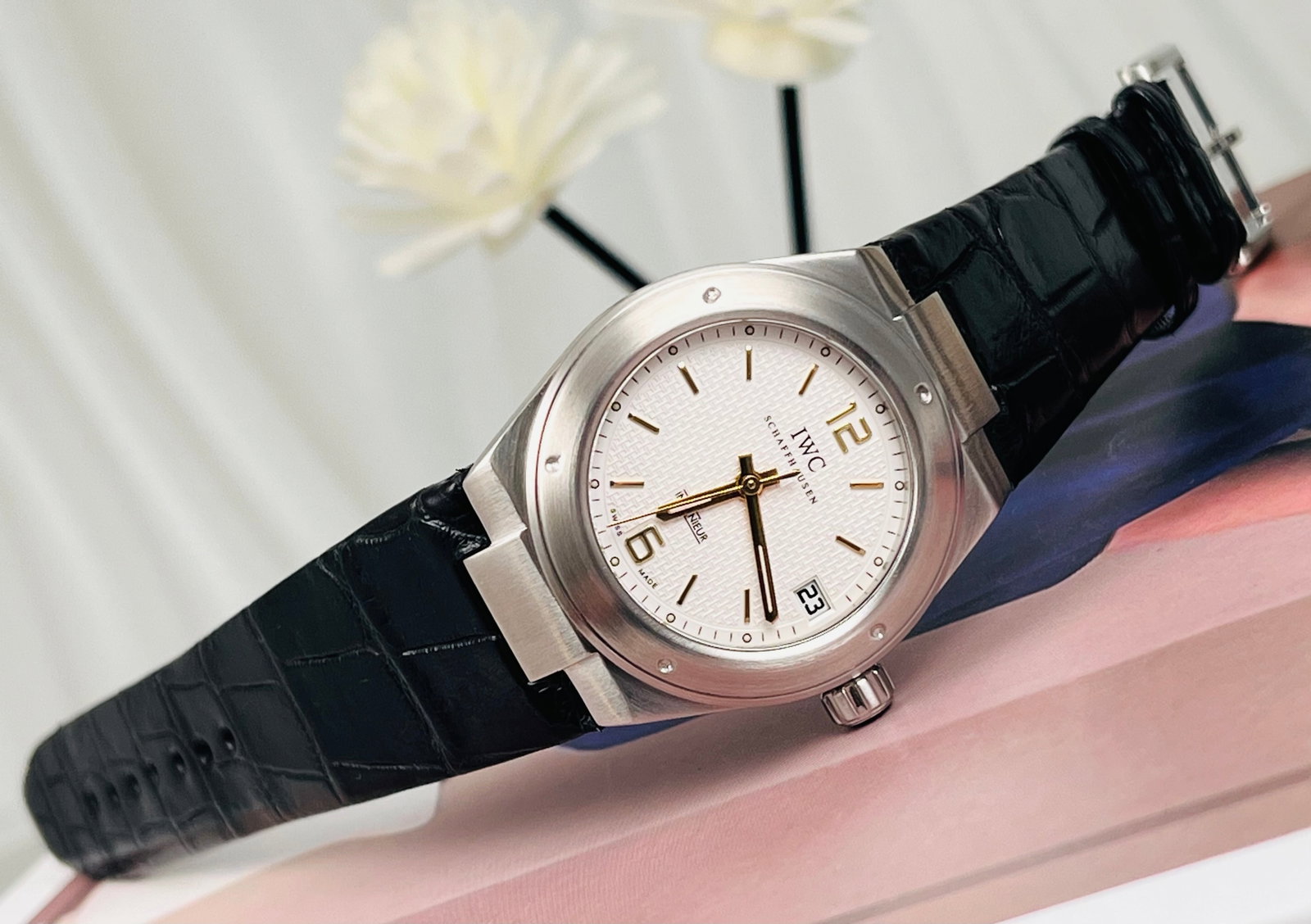 IWC ENGINEER COLLECTION WATCHES: IWC Ingenieur IW451504, 34mm stainless steel case, silver-white sunburst dial, baton indices, automatic movement, 42-hour power reserve