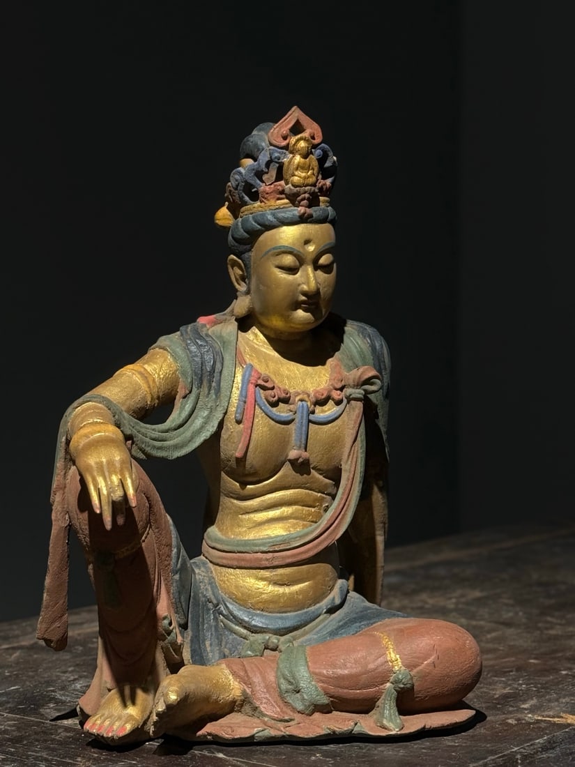 LIAO DYNASTY WOODCARVING, PAINTED AND GILDED GUANYIN: H:41cm