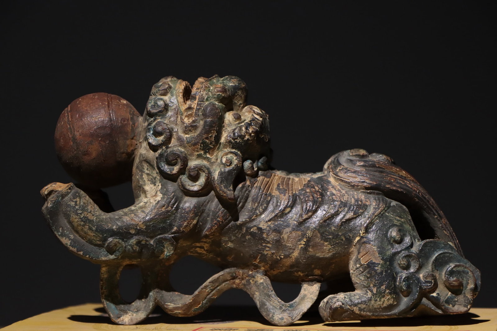 QING DYNASTY WOODCARVING LION ROLLING EMBROIDERED BALL: H:15cm L:27cm