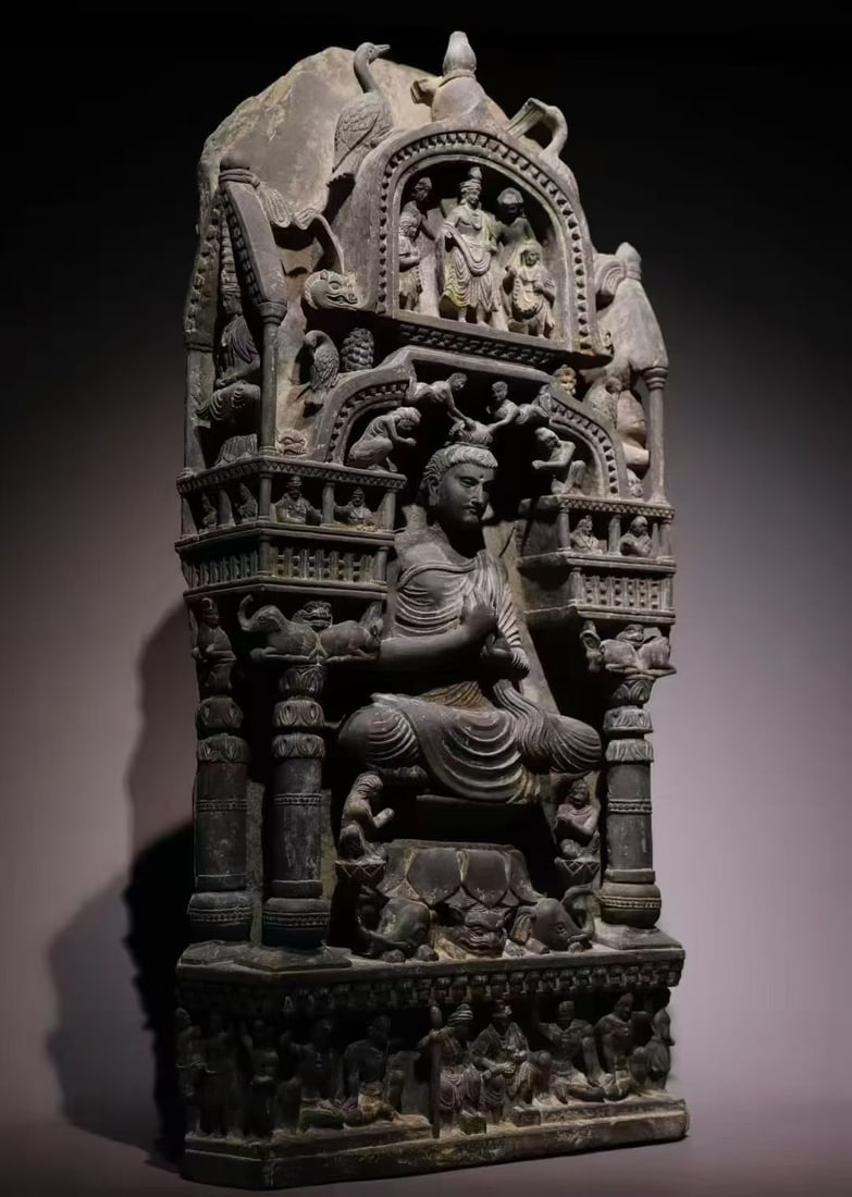 9TH CENTURY BLUESTONE BUDDHA PREACHING