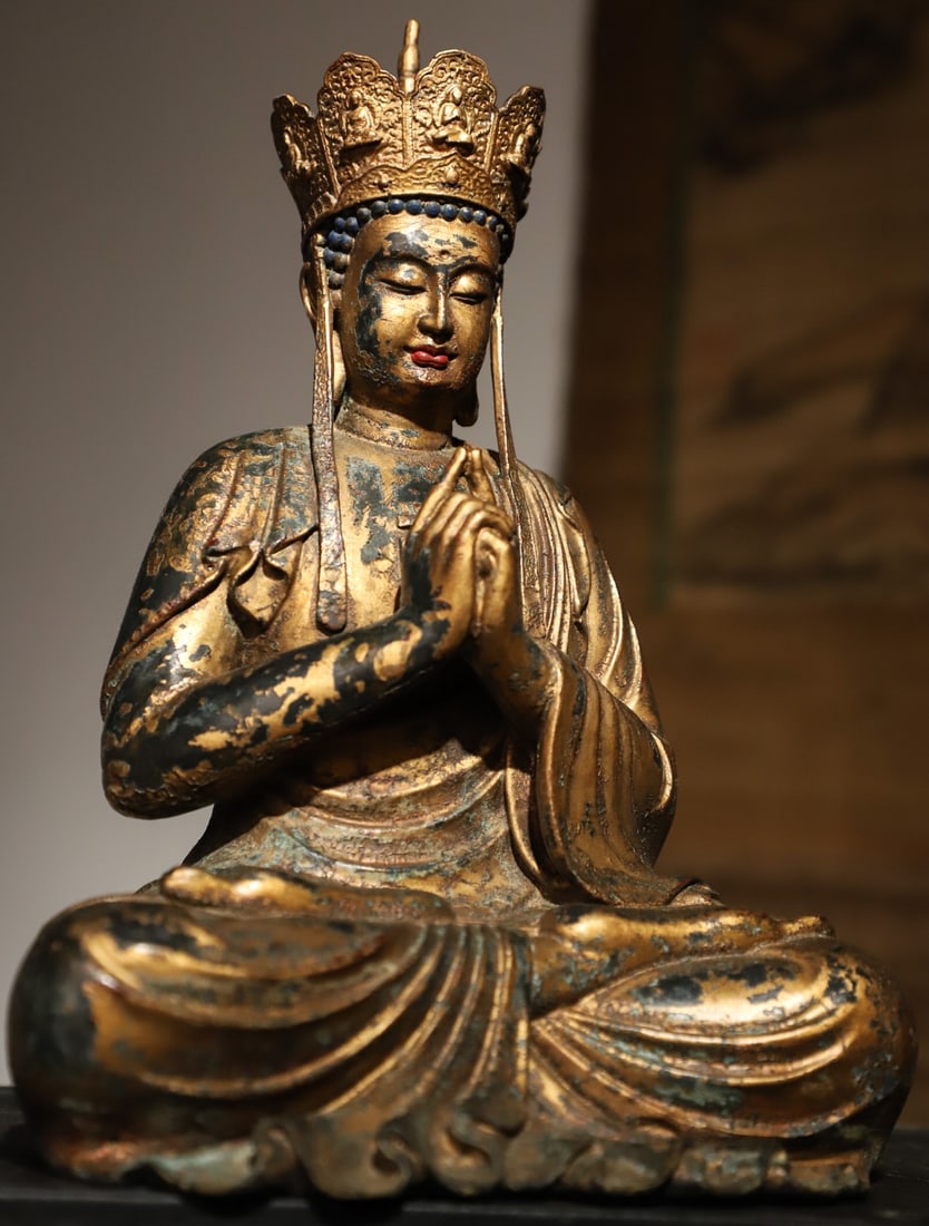 A GILDED BRONZE STATUE OF THE KING OF TIBETAN IN THE QING DYNASTY: H:22cm L:16cm W:12cm .Weight:1900g
