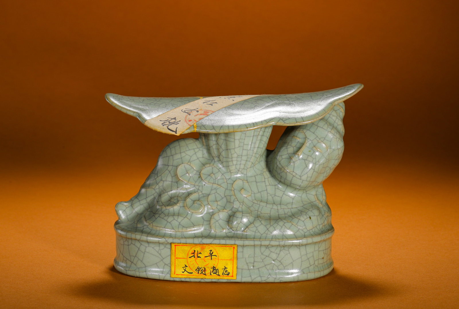 SONG DYNASTY RU KILN CELADON BEAUTY PORCELAIN PILLOW: Height:12cm (4.72in)Width:16.5cm (6.50in)Weight:510g(1.12lb)AntiqueSongRukilnbeautyporcelainpillow, fullcrackleglaze, Peipingculturalstoreoldcollection.