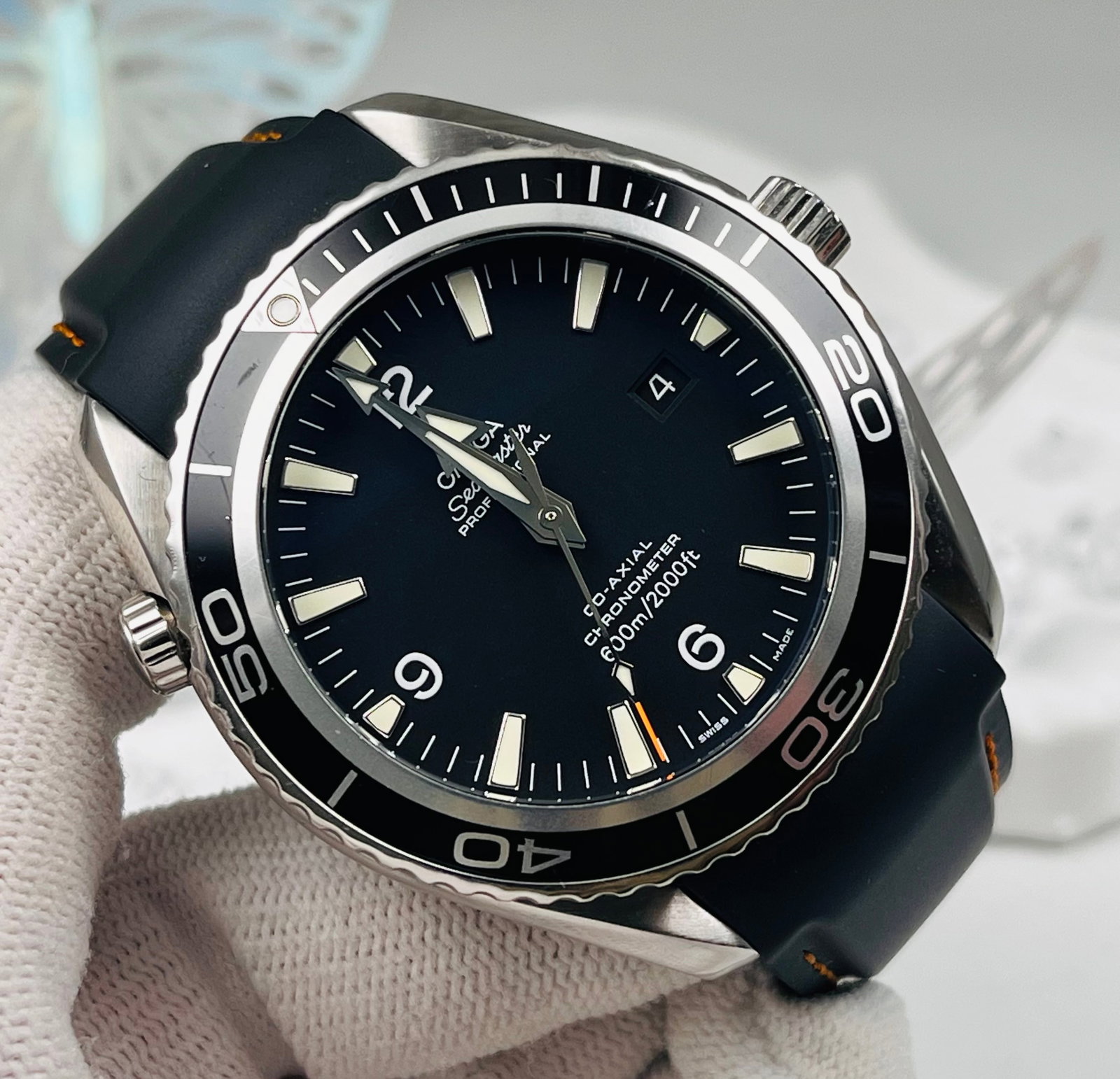 OMEGA SEAMASTER WATCHES: Omega Seamaster 2900.50.91 Automatic Mechanical Men's Watch, 45.5mm Case Diameter, Black Dial with Unidirectional Rotating Aluminum Bezel, Water Resistant up to 600 Meters