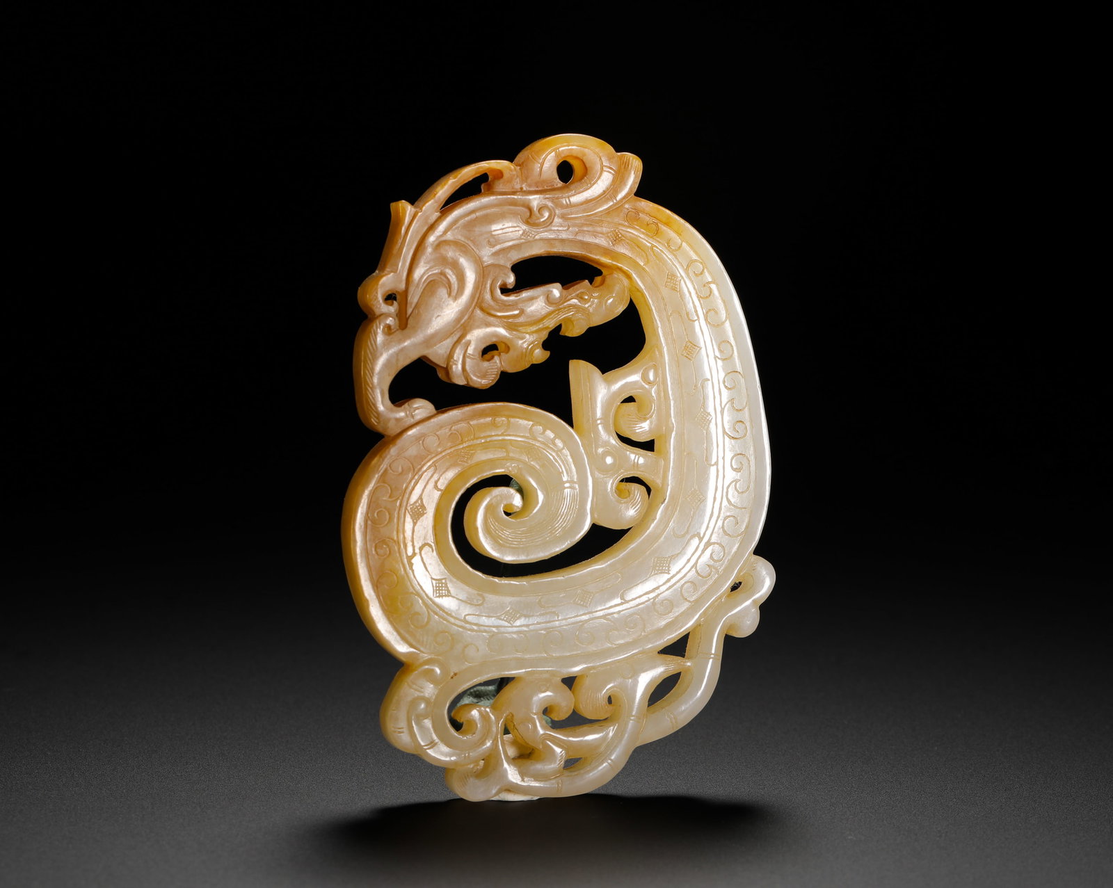 HETIAN JADE DRAGON AND PHOENIX PIERCED CARVING PENDANT FROM THE WARRING STATES PERIOD (1 of 6)