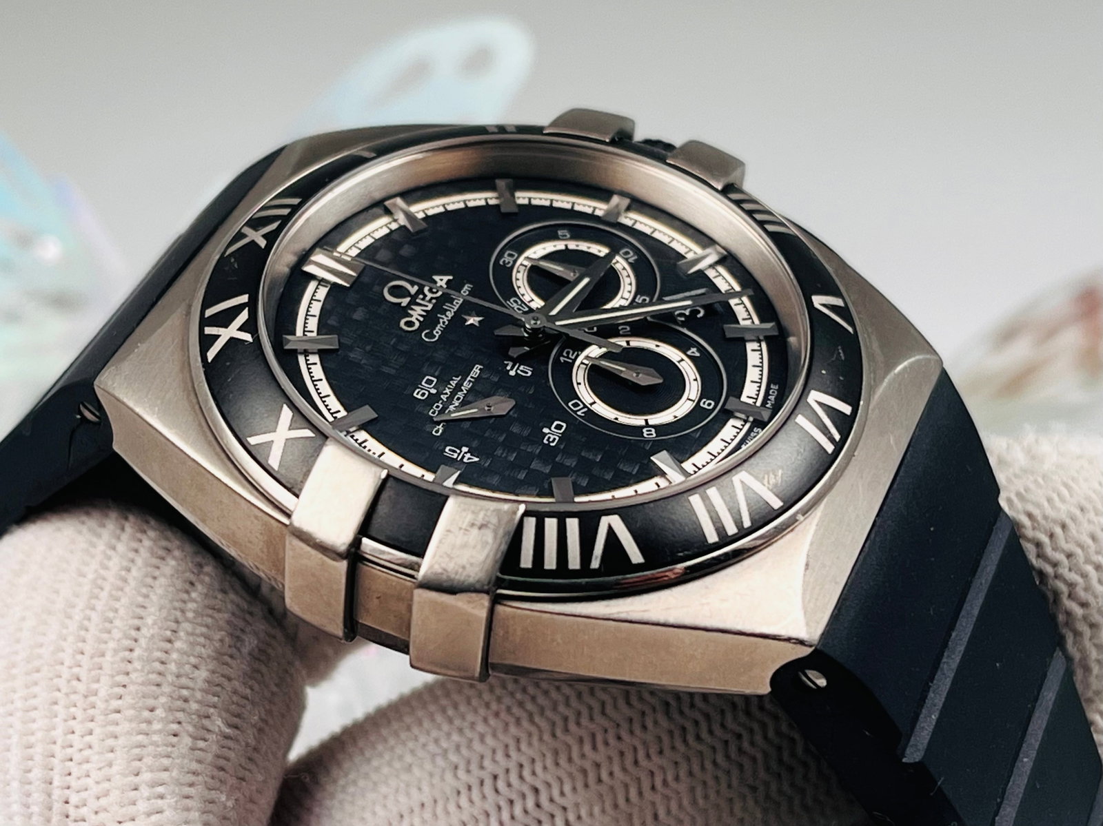 OMEGA CONSTELLATION DOUBLE EAGLE MEN'S CHRONOGRAPH: Omega Constellation 121.92.41.50.01.001 Double Eagle Men's Chronograph Watch, original strap never replaced, 41mm titanium case, black carbon fiber dial with Cal. 3313 coaxial automatic chronograph mo