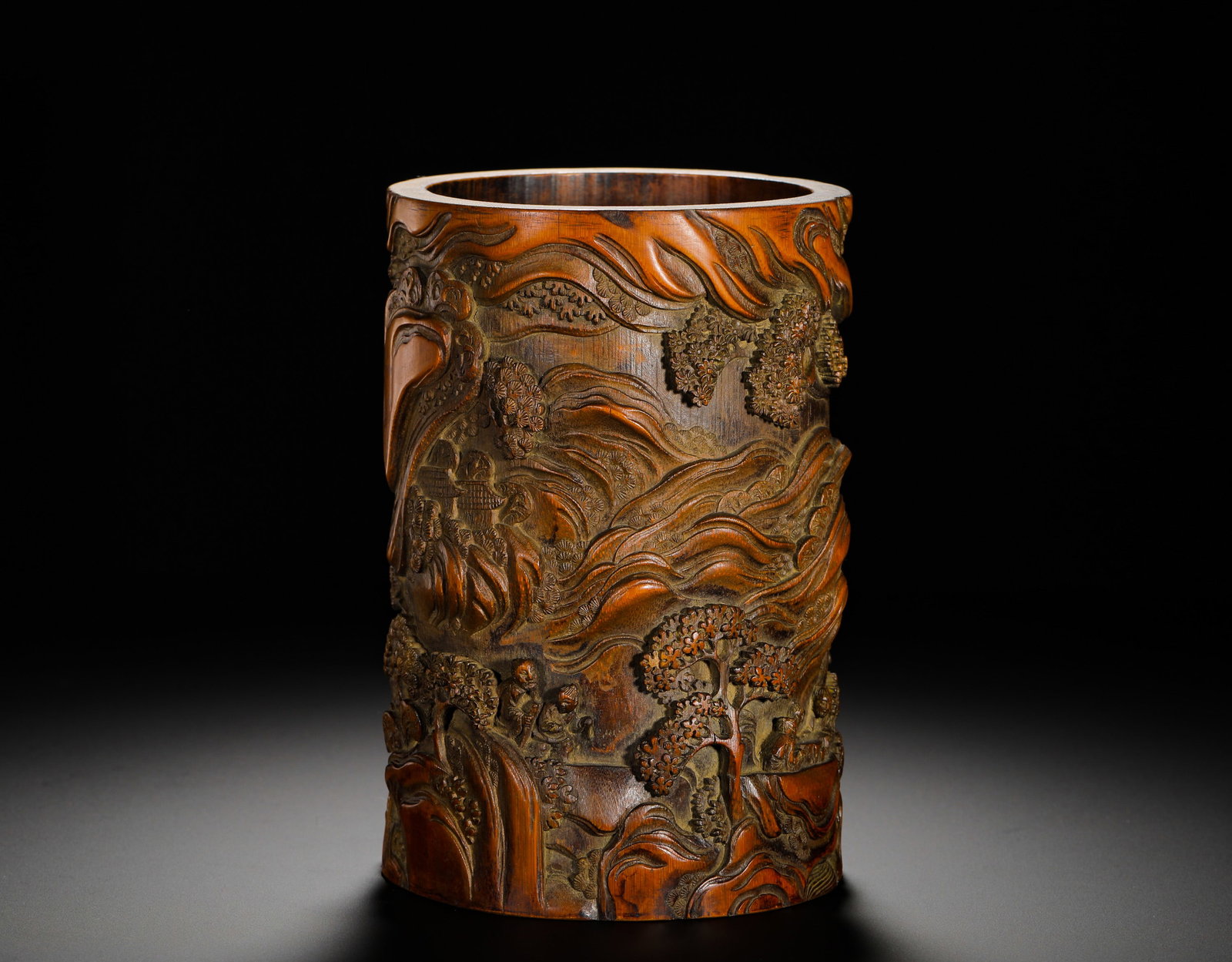 QING DYNASTY BAMBOO-CARVED PEN HOLDER FEATURING LANDSCAPE AND FIGURE: Height:19cm (7.48in) Width:12cm (4.72in) Weight:330g(0.73lb)