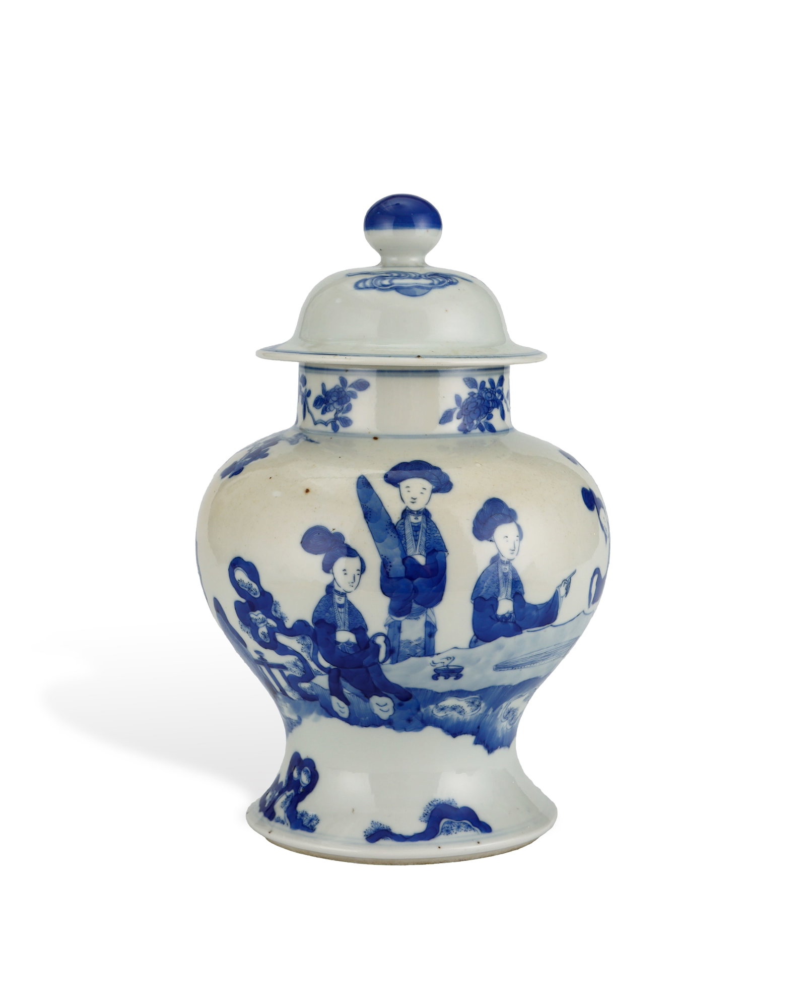 QING DYNASTY BLUE AND WHITE COURTYARD LADY PICTURE GENERAL JAR: H:26cm W:17cm Classic blue-and-white general jar with original pearl knob lid, featuring straight neck, full shoulders, plump tapering belly and flared ring foot, a mainstream decorative porcelain sha