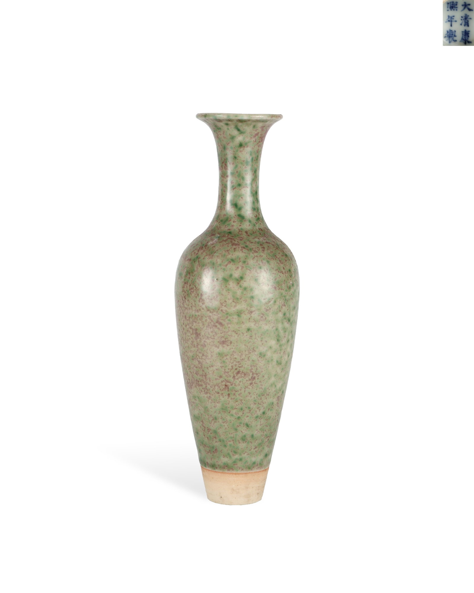 QING DYNASTY KANGXI COWPEA RED WILLOW LEAF VASE: H:15.3cm W:5cm Official Qing Kangxi cowpea red willow leaf vase with flared mouth, narrow long neck and slender leaf-shaped tapering belly. The whole body is covered with cowpea red glaze mixed with m
