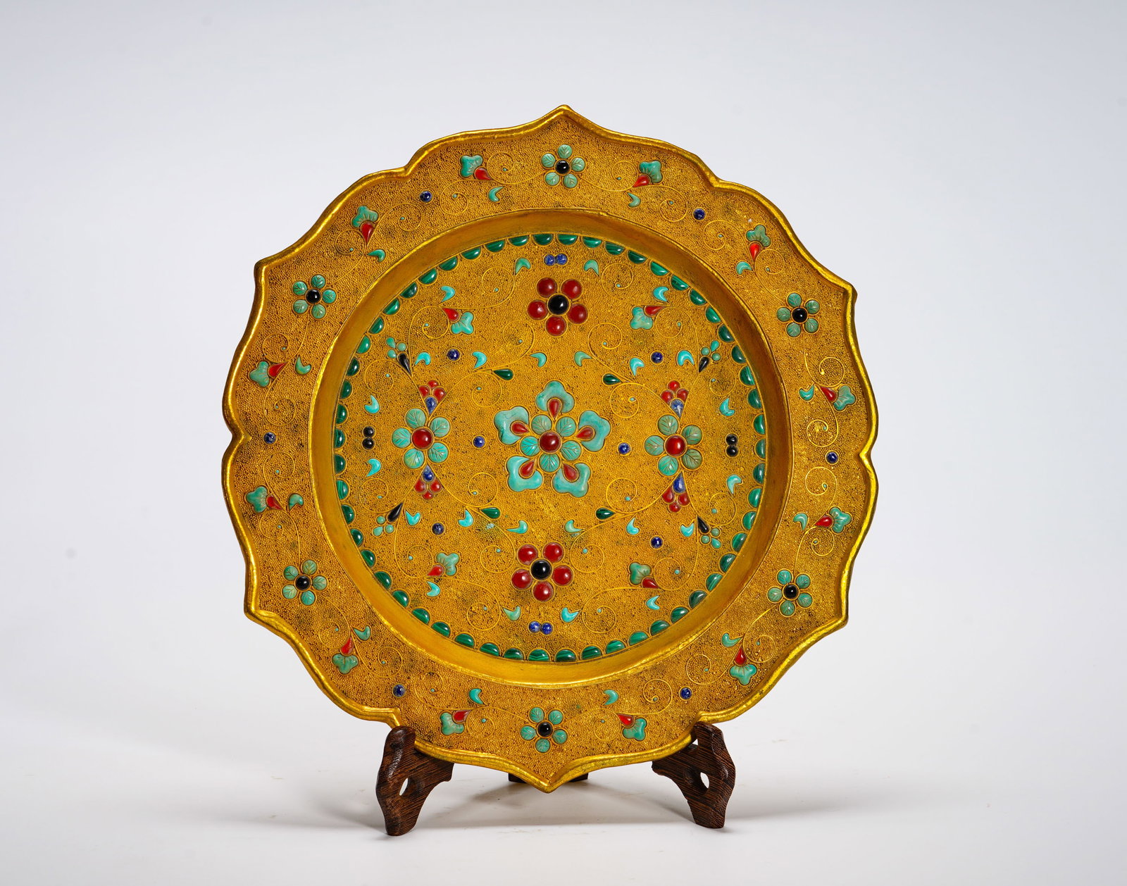 TANG DYNASTY GILDED COPPER PLATE WITH INLAID GEM RHOMBUS-SHAPED FLOWER RIM FOR APPRECIATION (1 of 10)