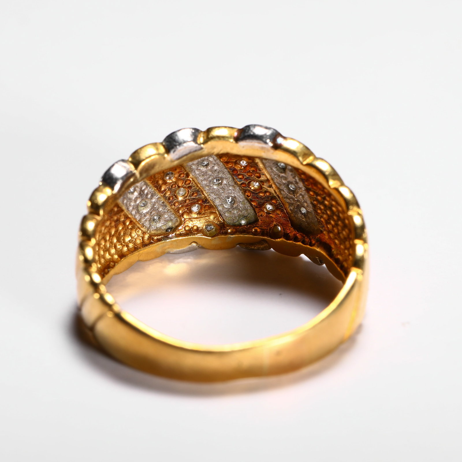 18K GOLD RING - 3