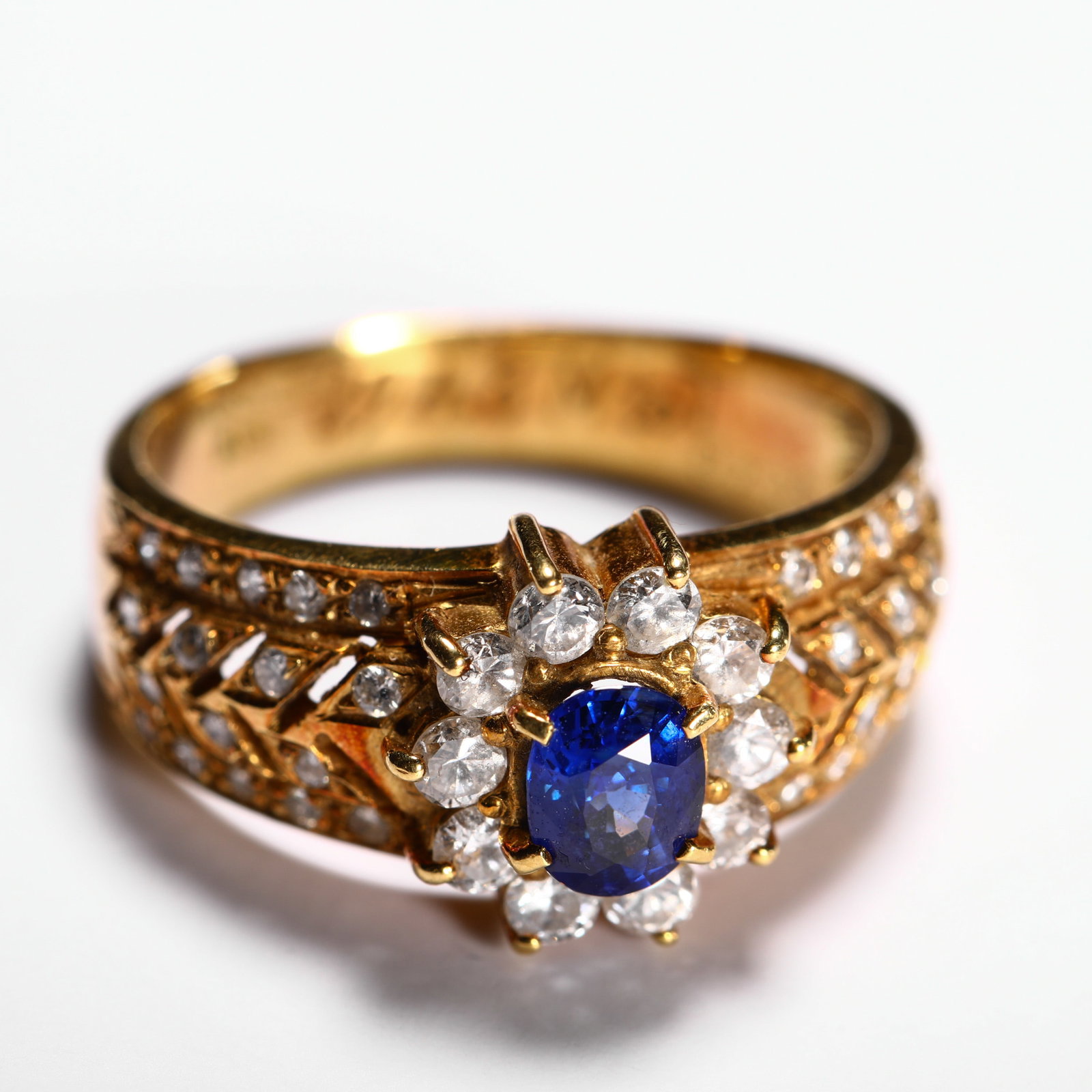 18K DIAMOND SAPPHIRE RING - 2