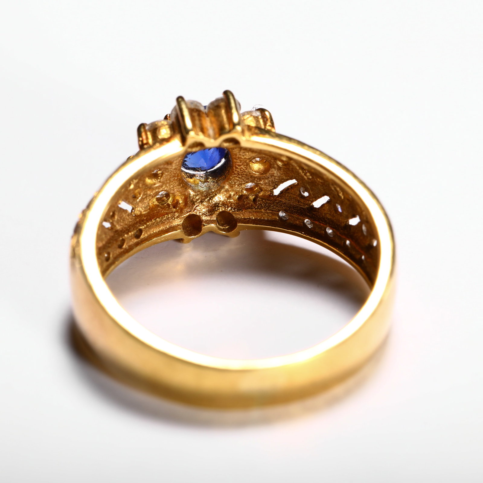 18K DIAMOND SAPPHIRE RING - 6