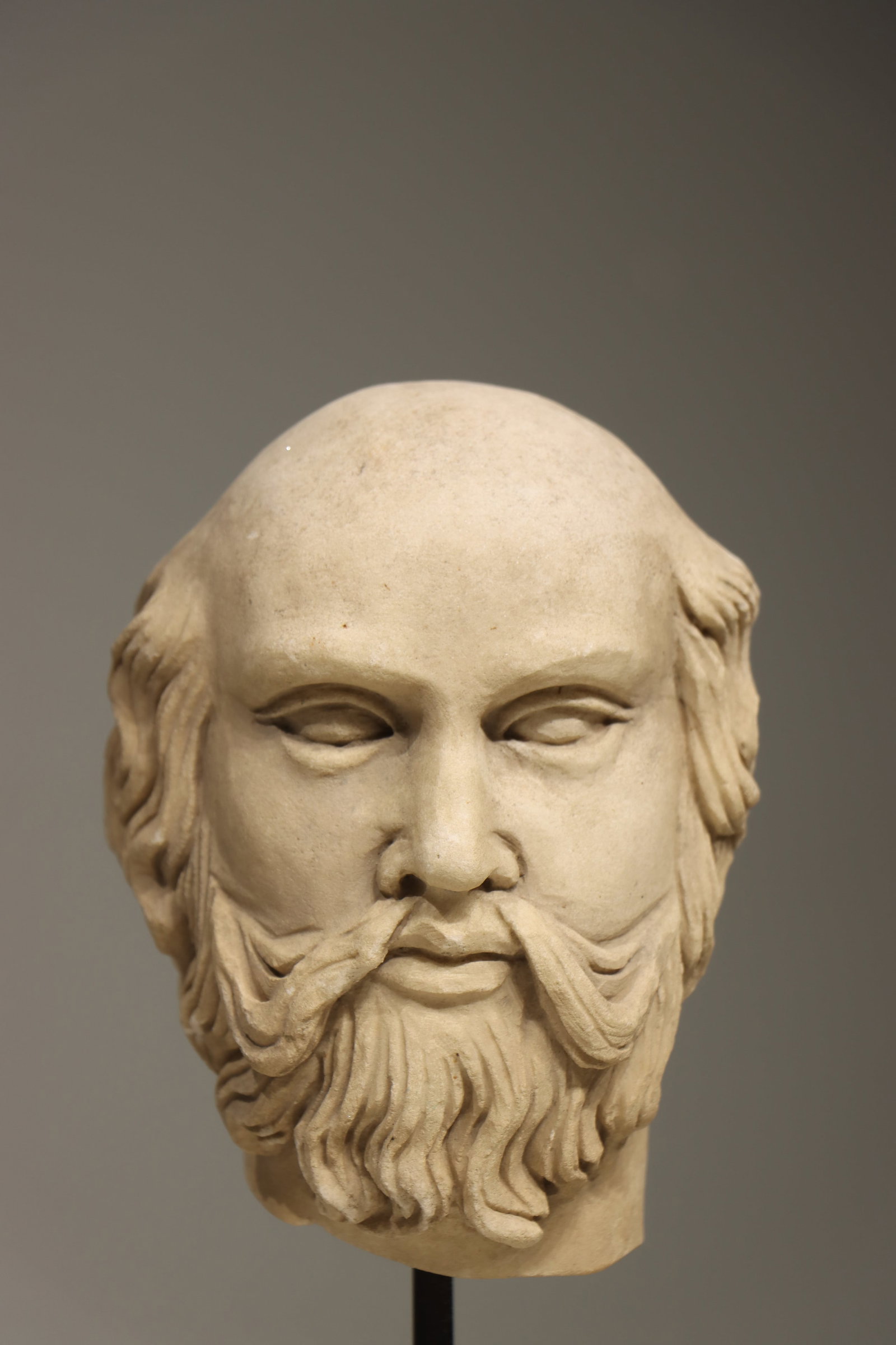 ANCIENT GREEK STONE HEAD FROM THE 3RD CENTURY: Total height 30 cm (11.81in), net height 17 cm (6.69in)