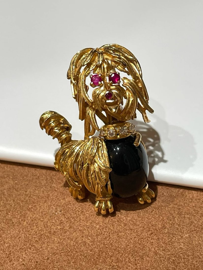 1970 18K GOLD POODLE BROOCH: Weight: 16g, dimensions: 37x27mm