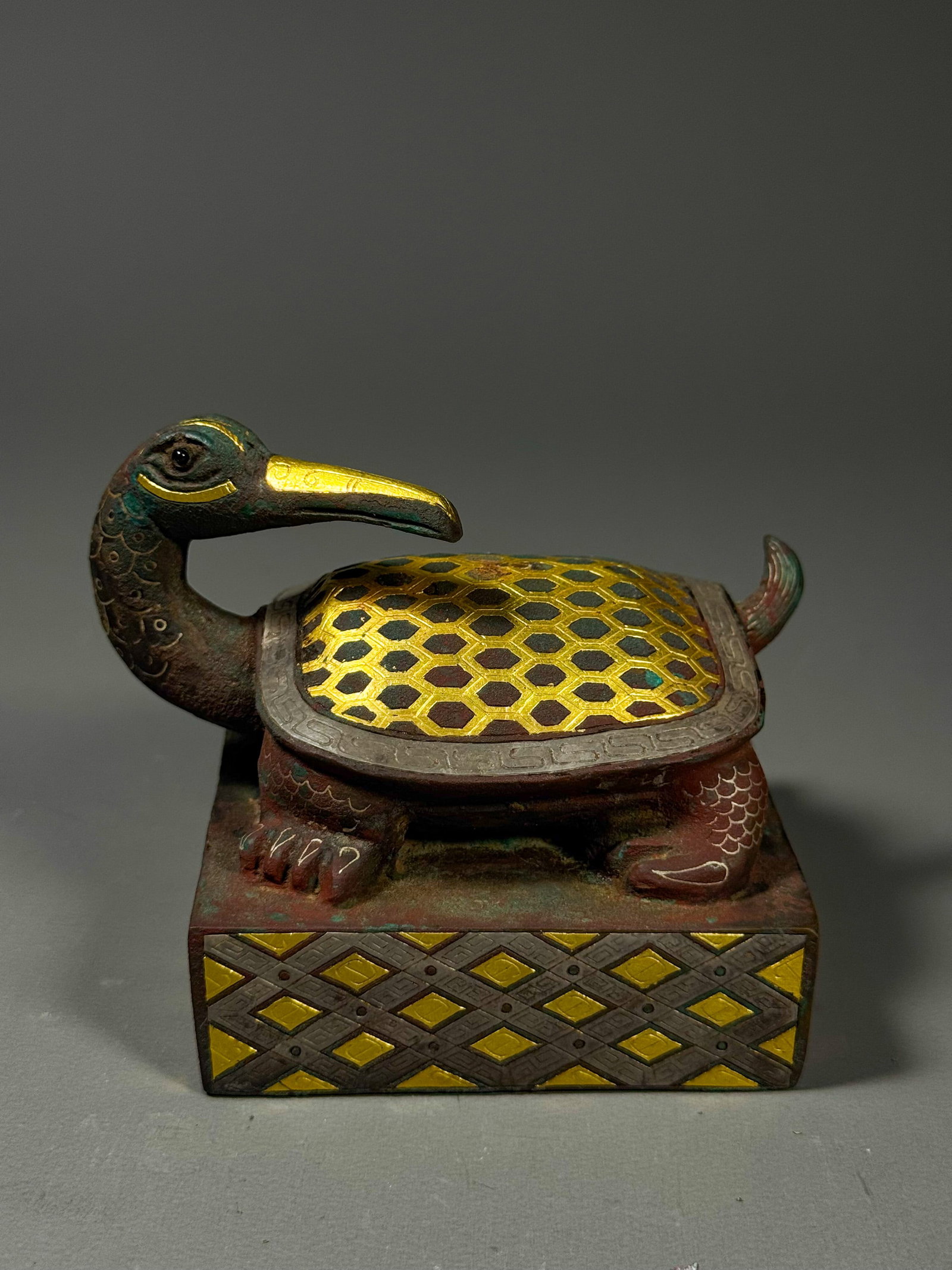 BRONZE FROM THE WARRING STATES PERIOD WITH INLAID GOLD AND SILVER DIVINE TURTLE BUTTON SQUARE SEAL (1 of 7)