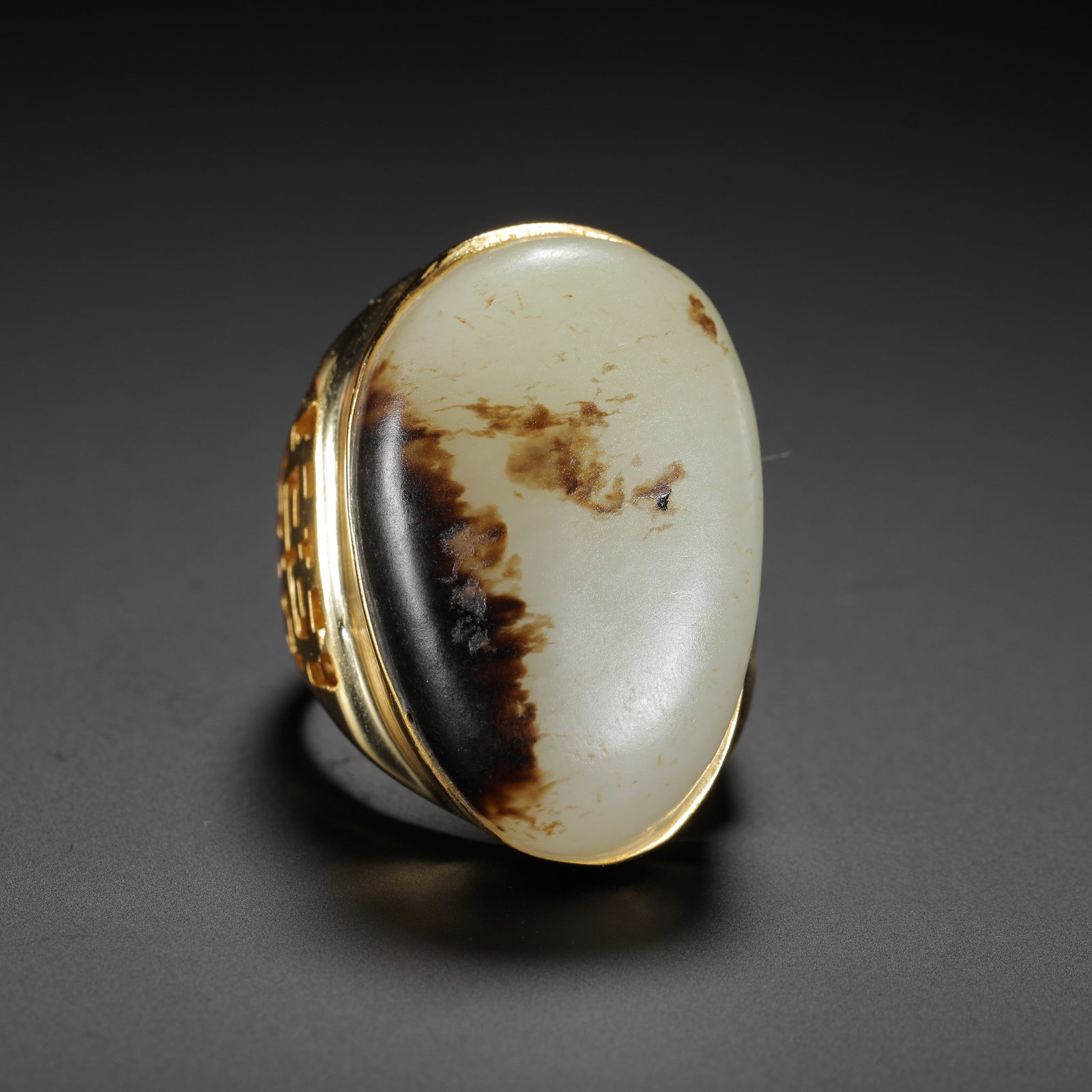 HETIAN JADE FINGER RINGS OF THE QING DYNASTY: Inner diameter:2.2cmWeight:33g