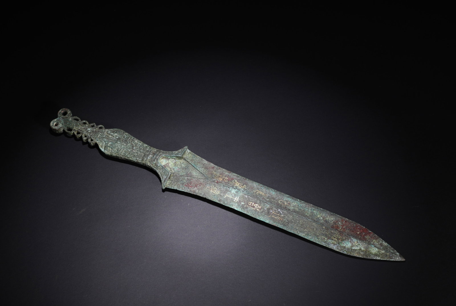 BRONZE SWORD INLAID WITH GOLD AND INSCRIPTION FROM THE WARRING STATES PERIOD TO THE HAN DYNASTY (1 of 8)