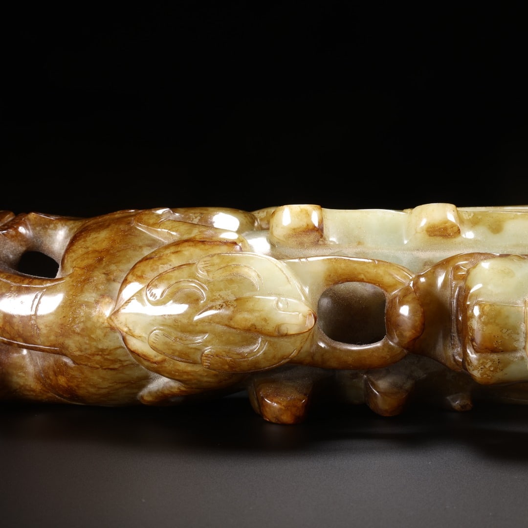 HAN HETIAN JADE HOOK-HEADED BEAST MASTER - 8