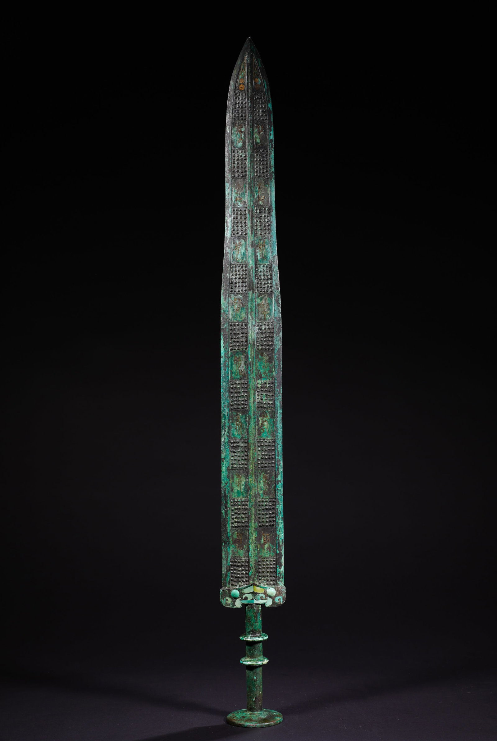 BRONZE CUO GOLD AND SILVER IMPERIAL INSCRIPTIONS SWORD FROM THE WARRING STATES PERIOD: L:59.3cmWeight:1110g