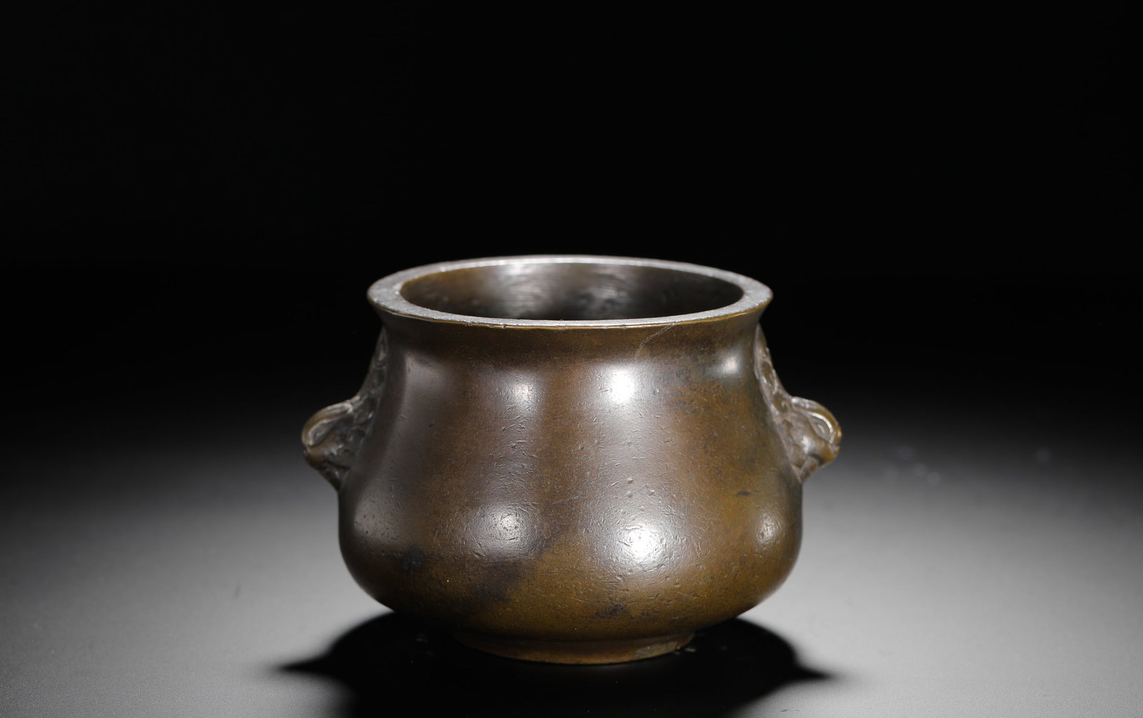 BRONZE BEAST EAR STOVE OF THE QING DYNASTY (1 of 5)