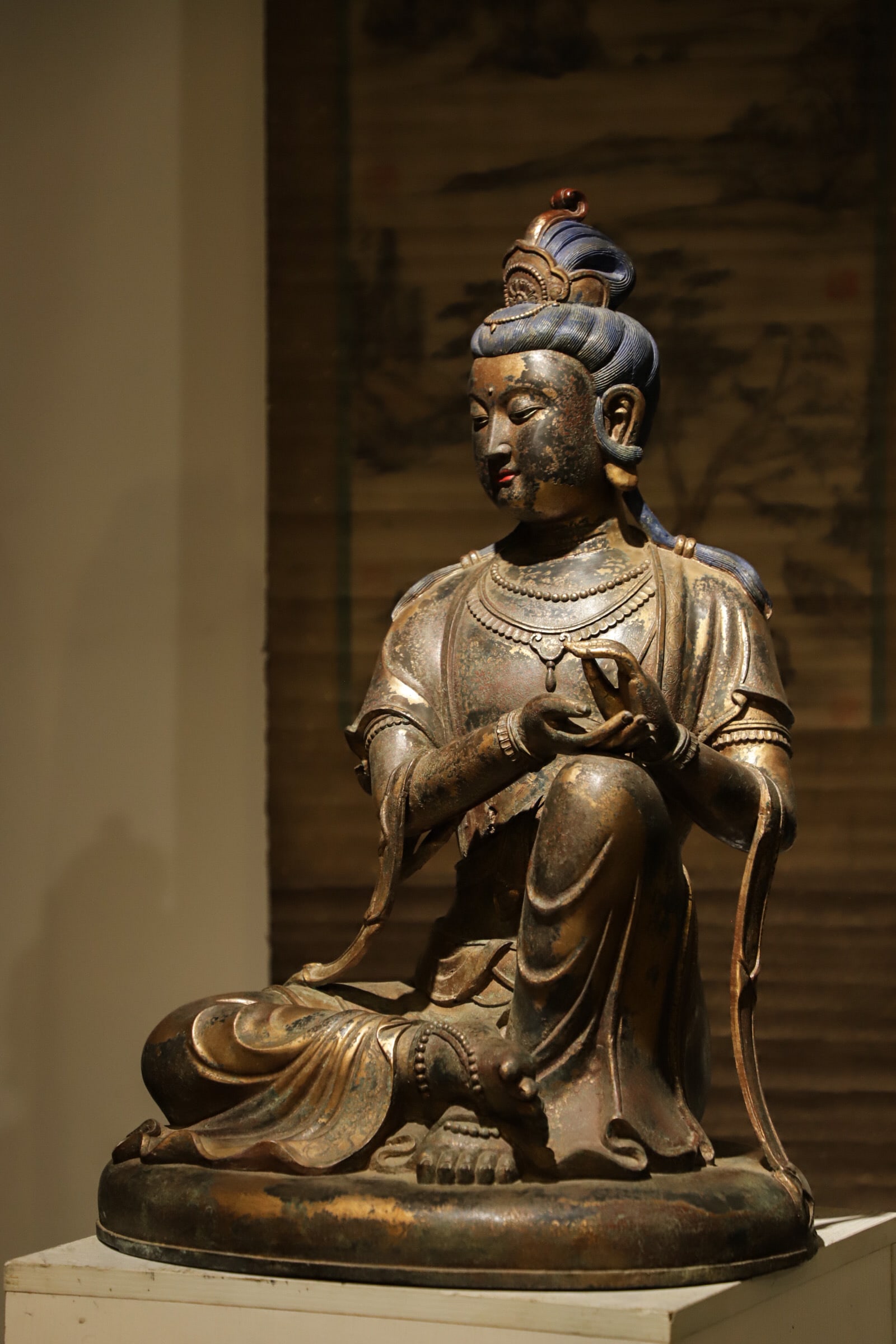 QING DYNASTY GILDED BRONZE SEATED GUANYIN (1 of 9)