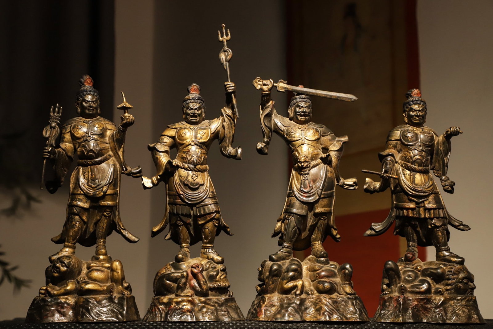 GILDED BRONZE STATUES OF THE FOUR HEAVENLY KINGS FROM THE MING DYNASTY: Weight:6300g(13.889lb), Height:28cm(11.02in), Long:13cm(5.12in), Width:9cm(3.54in)
