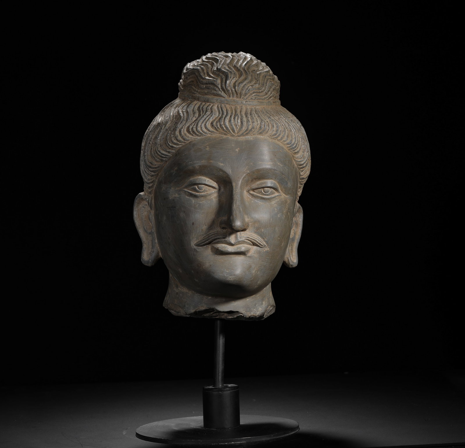 3RD CENTURY STONE-CARVED GANDHARA HEAD: H:42cm (16.54in) H:30cm (11.81in) W:17cm (6.69in) Weight:15760g (34.75lb)