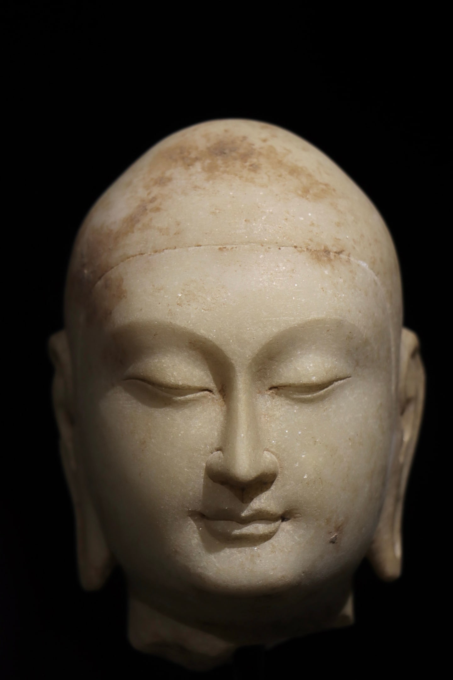 WHITE MARBLE BUDDHA HEAD OF THE TANG DYNASTY (1 of 5)