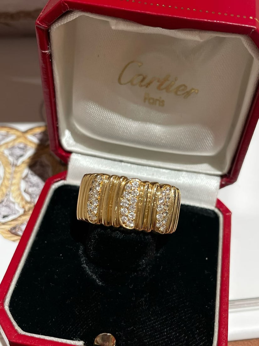 CARTIER BATHTUB COLLECTION 18K GOLD DIAMOND RING: Weight: 20.4g, ring size: 20 (Hong Kong) , band width: 11-12mm