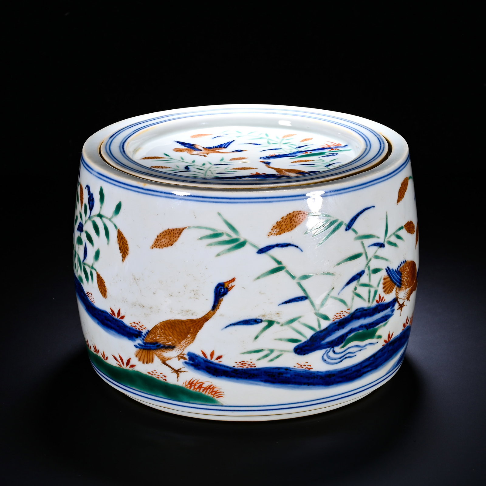 MING XUANDE BLUE AND WHITE FIVE-COLOR REED AND WILD GOOSE PATTERN CRICKET JAR (1 of 7)