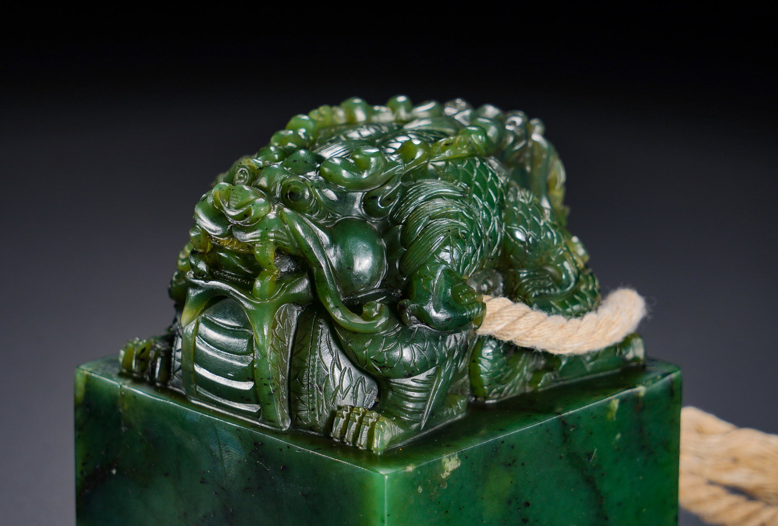 QING HETIAN JADE INTERLOCKING DRAGON BUTTON JADE SEAL - 2